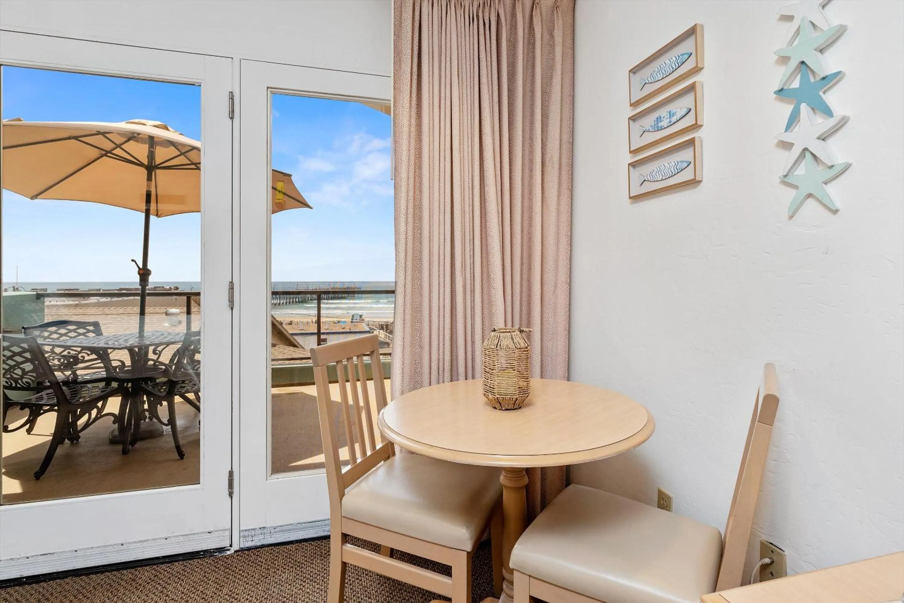 Balcony/Terrace in Beach House Inn & Suites