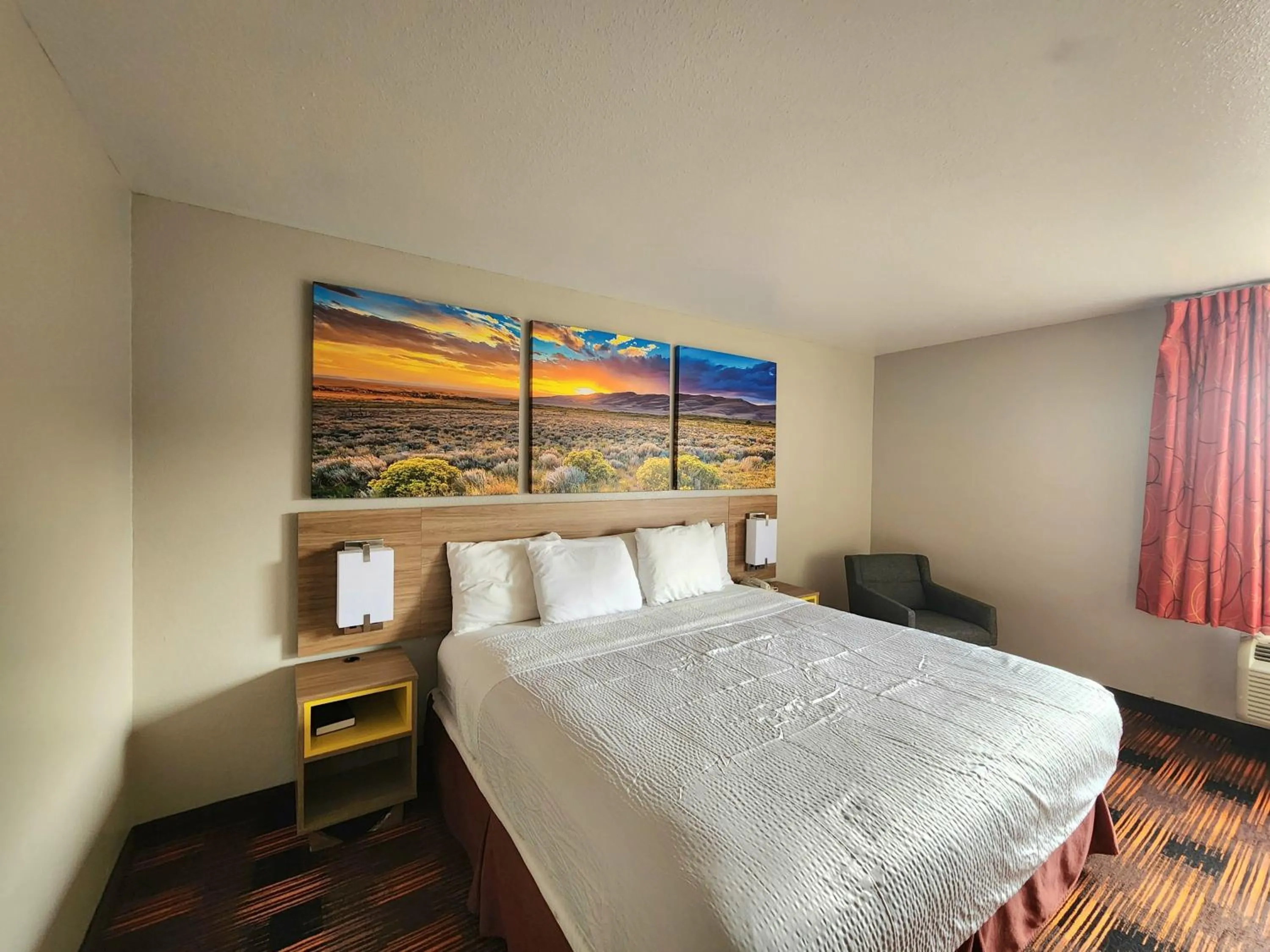 Bedroom, Bed in Days Inn by Wyndham Lumberton