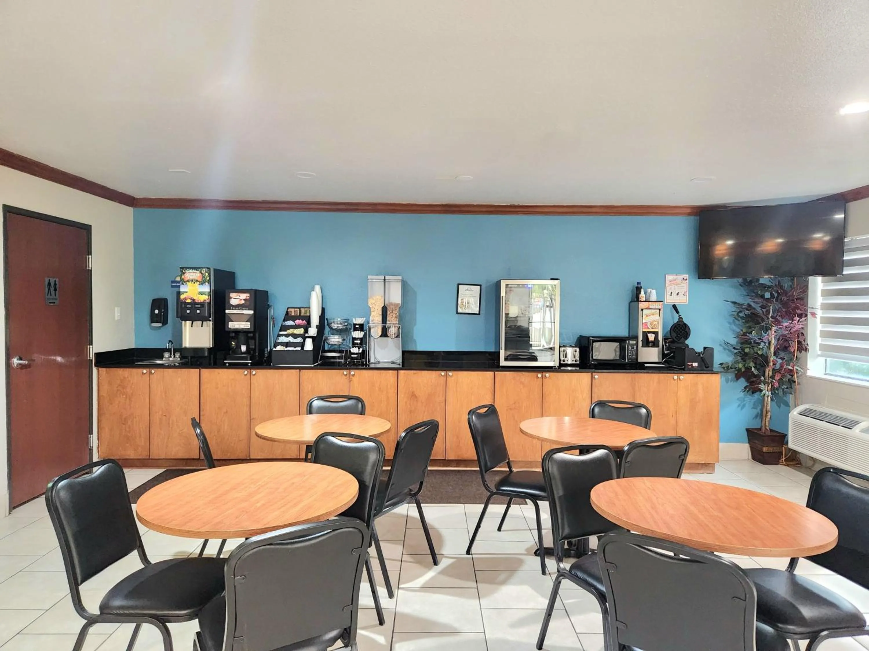 Breakfast in Days Inn by Wyndham Lumberton