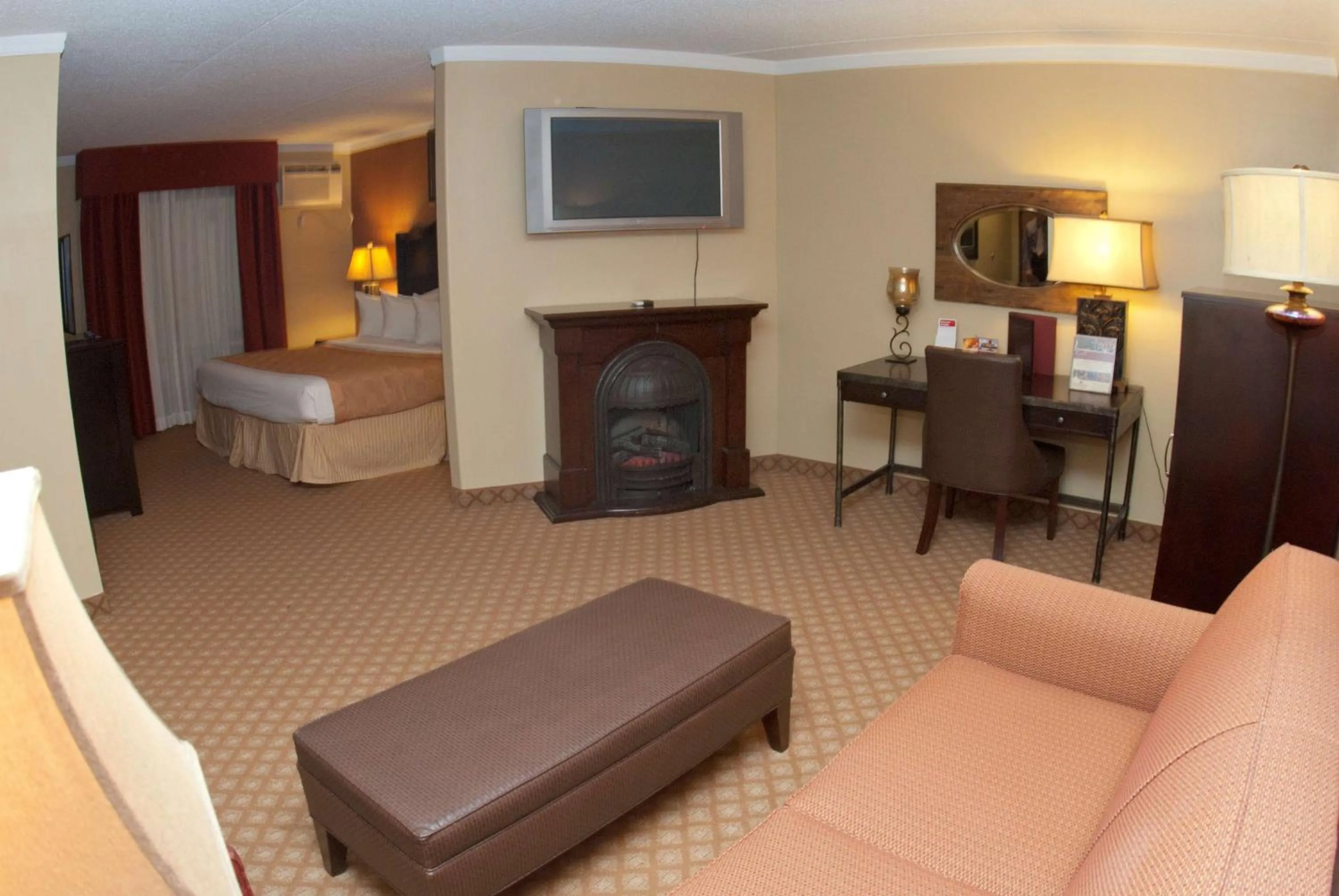 Photo of the whole room, Bed in Roosevelt Grand Dakota SureStay Collection by Best Western