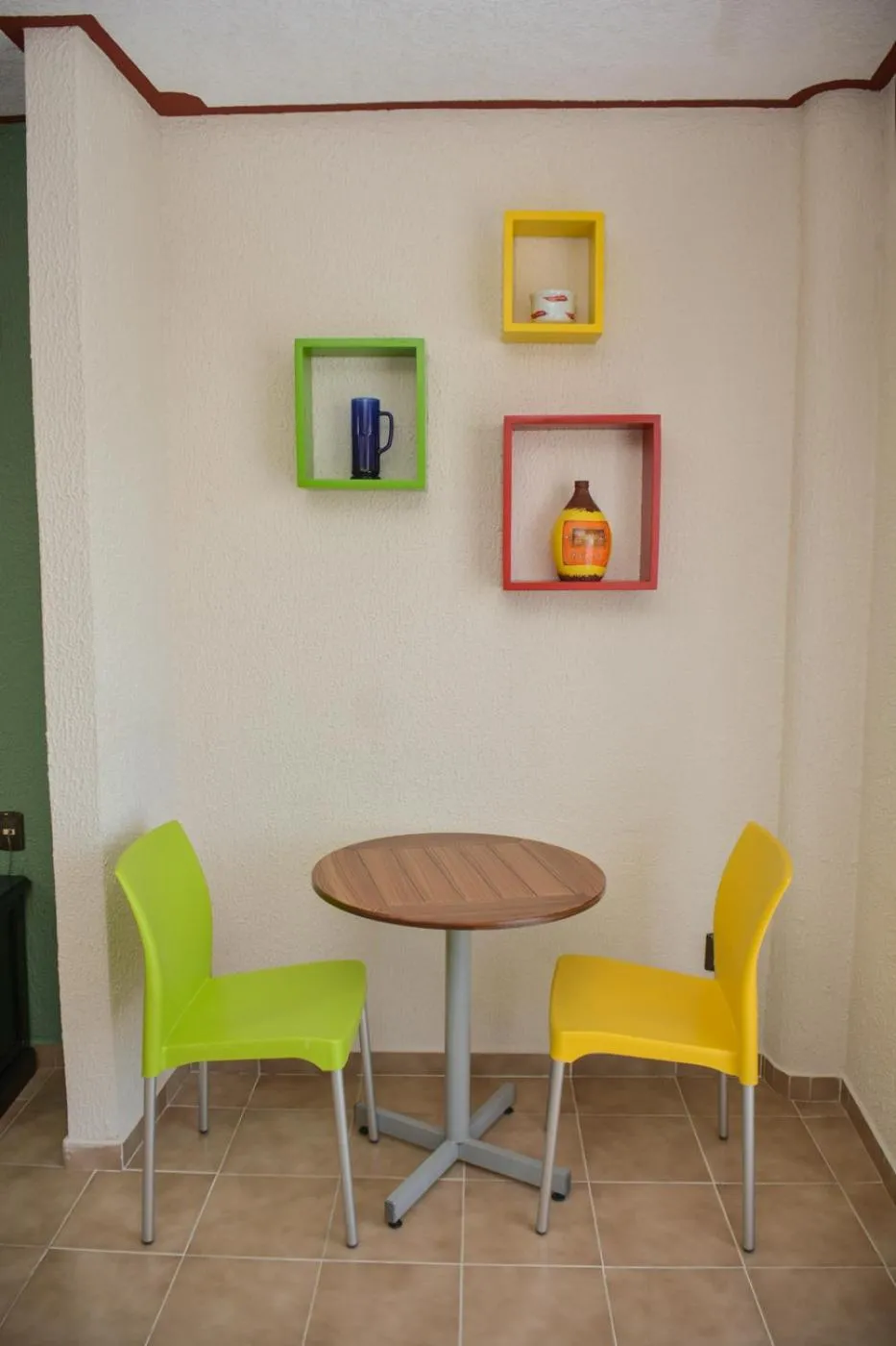 Dining area in Suites Los Arcos