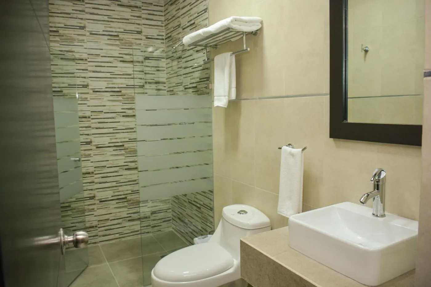 Bathroom in Suites Los Arcos