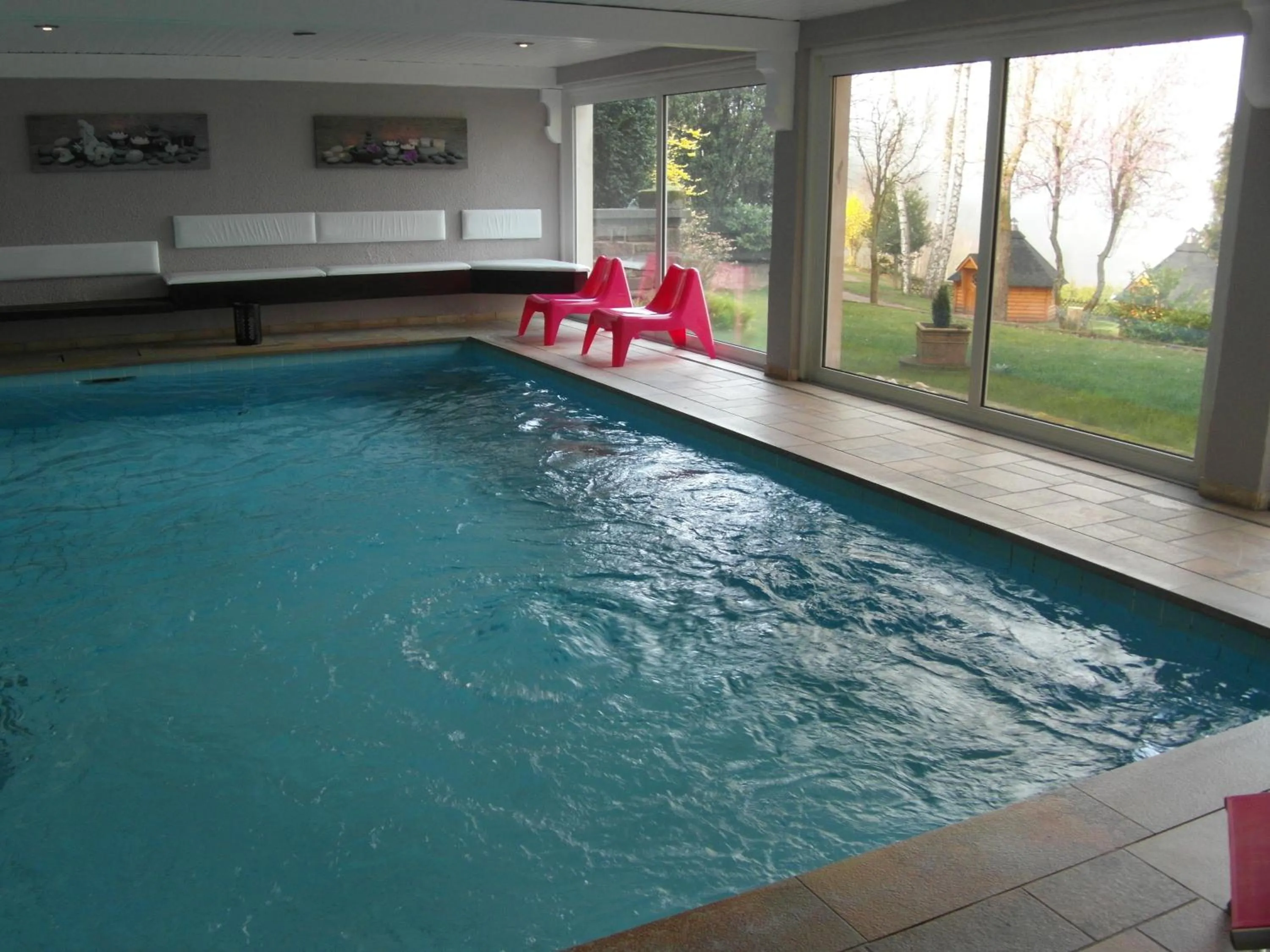 Swimming pool in Spa Hôtel Restaurant Au Lion d'Or