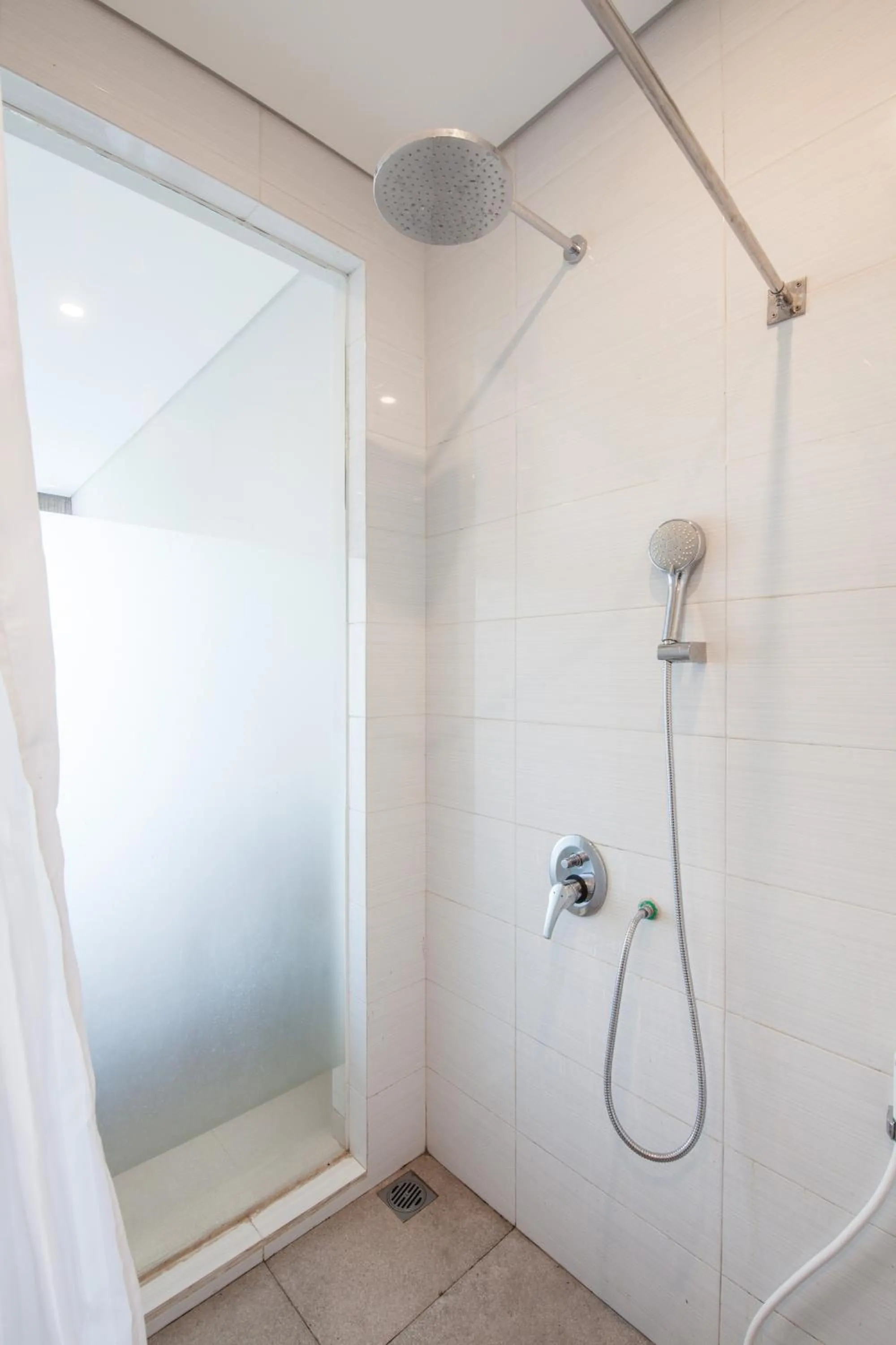 Shower in Eclipse Kerobokan