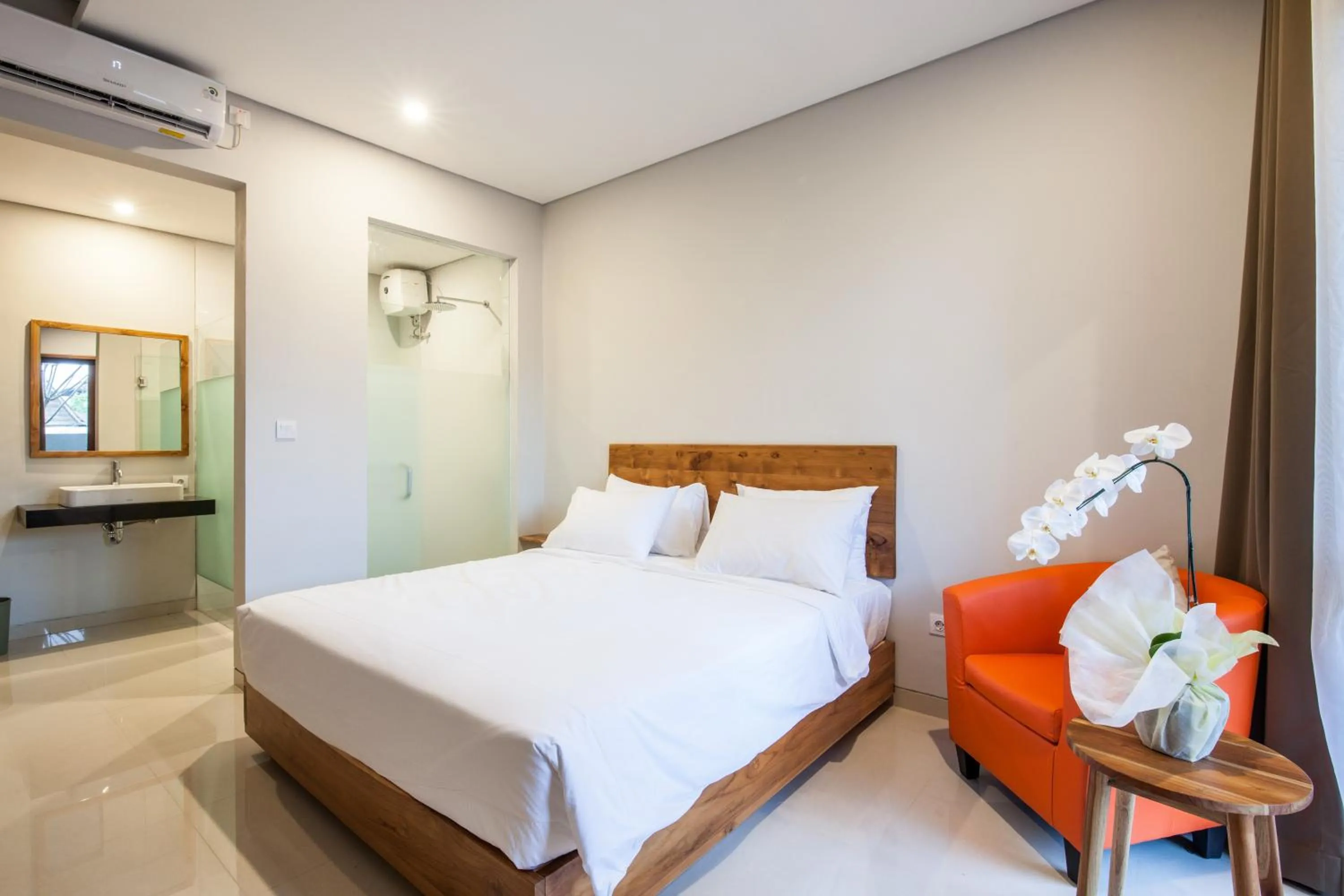 Photo of the whole room, Bed in Eclipse Kerobokan