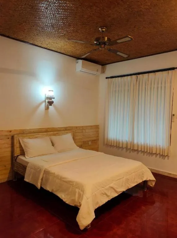 Bed in Candra Asri Bungalow! Free Early Check In, Great November Deal!