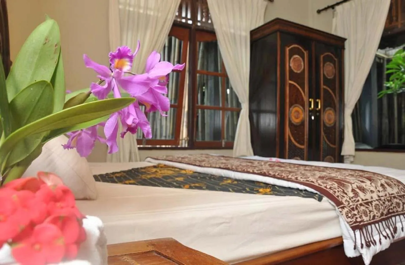 Bed in Candra Asri Bungalow! Free Early Check In, Great November Deal!
