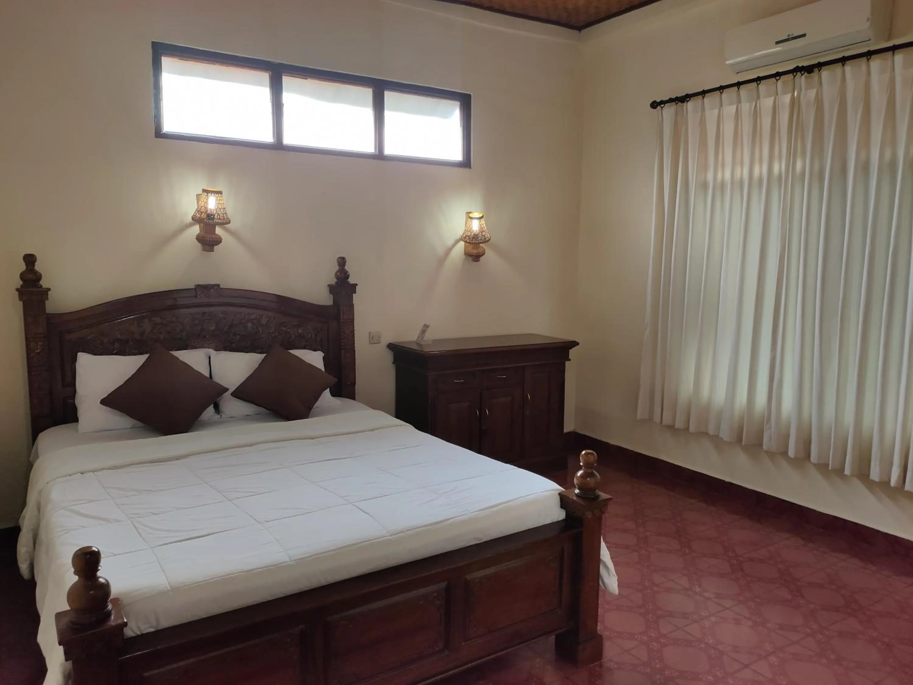 Bed in Candra Asri Bungalow! Free Early Check In, Great November Deal!