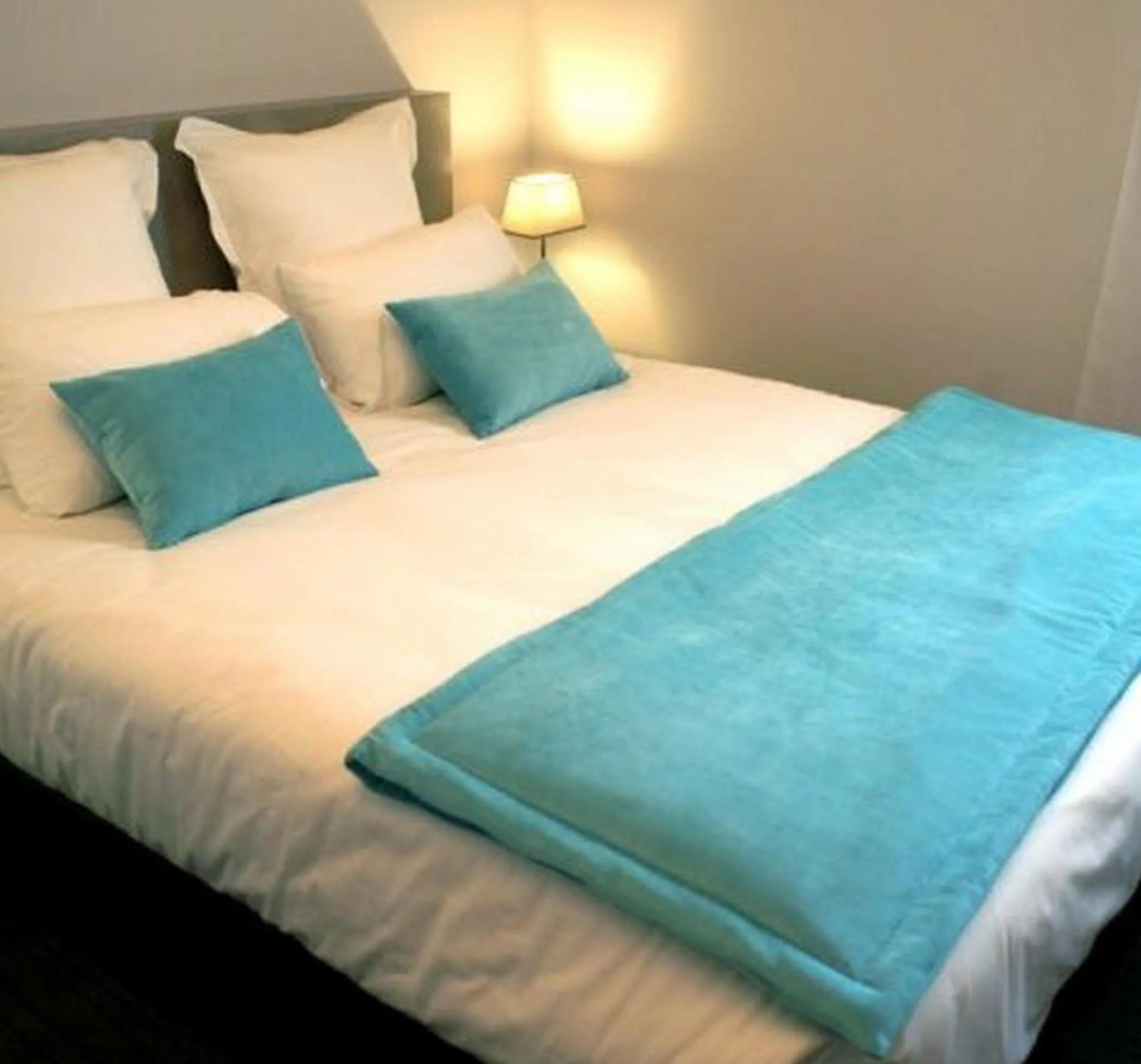 Bed in The Originals Boutique, Hôtel La Grange, Niort