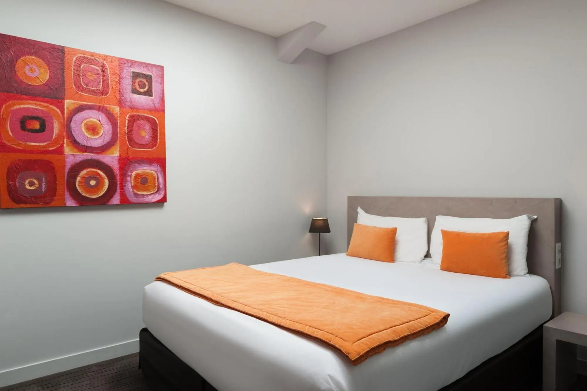 Bedroom, Bed in The Originals Boutique, Hôtel La Grange, Niort