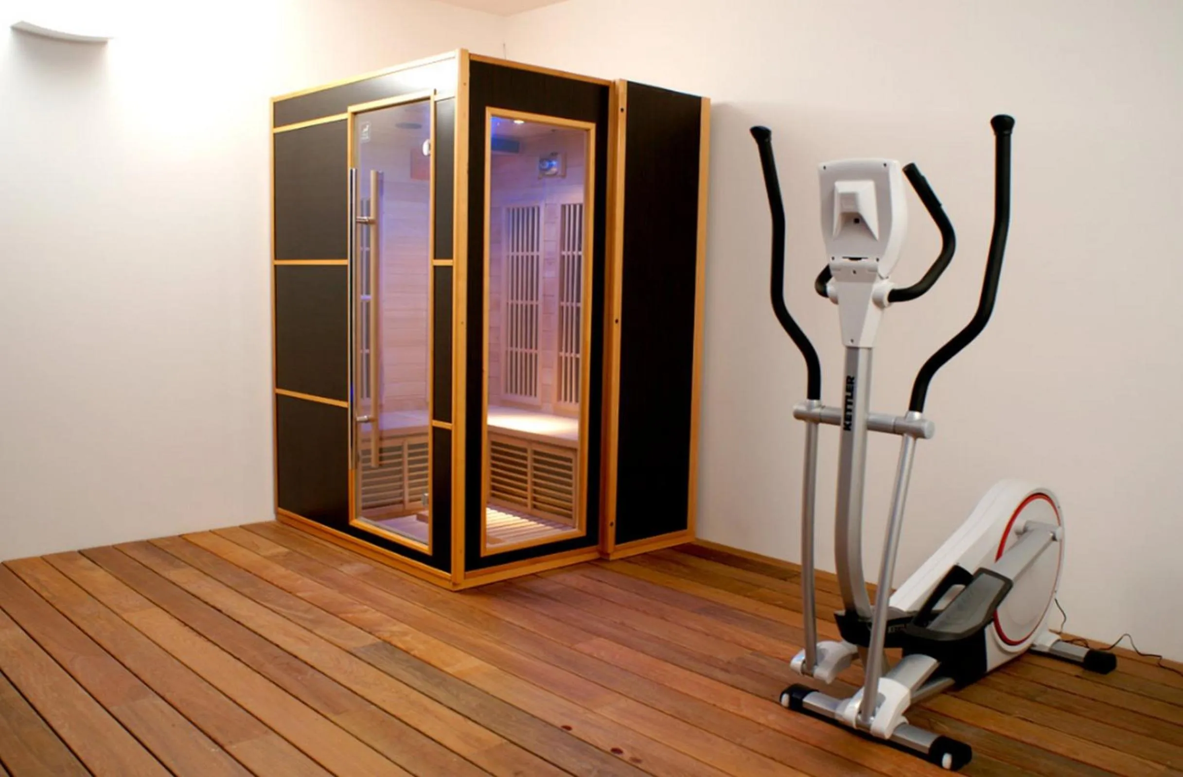 Sauna in The Originals Boutique, Hôtel La Grange, Niort