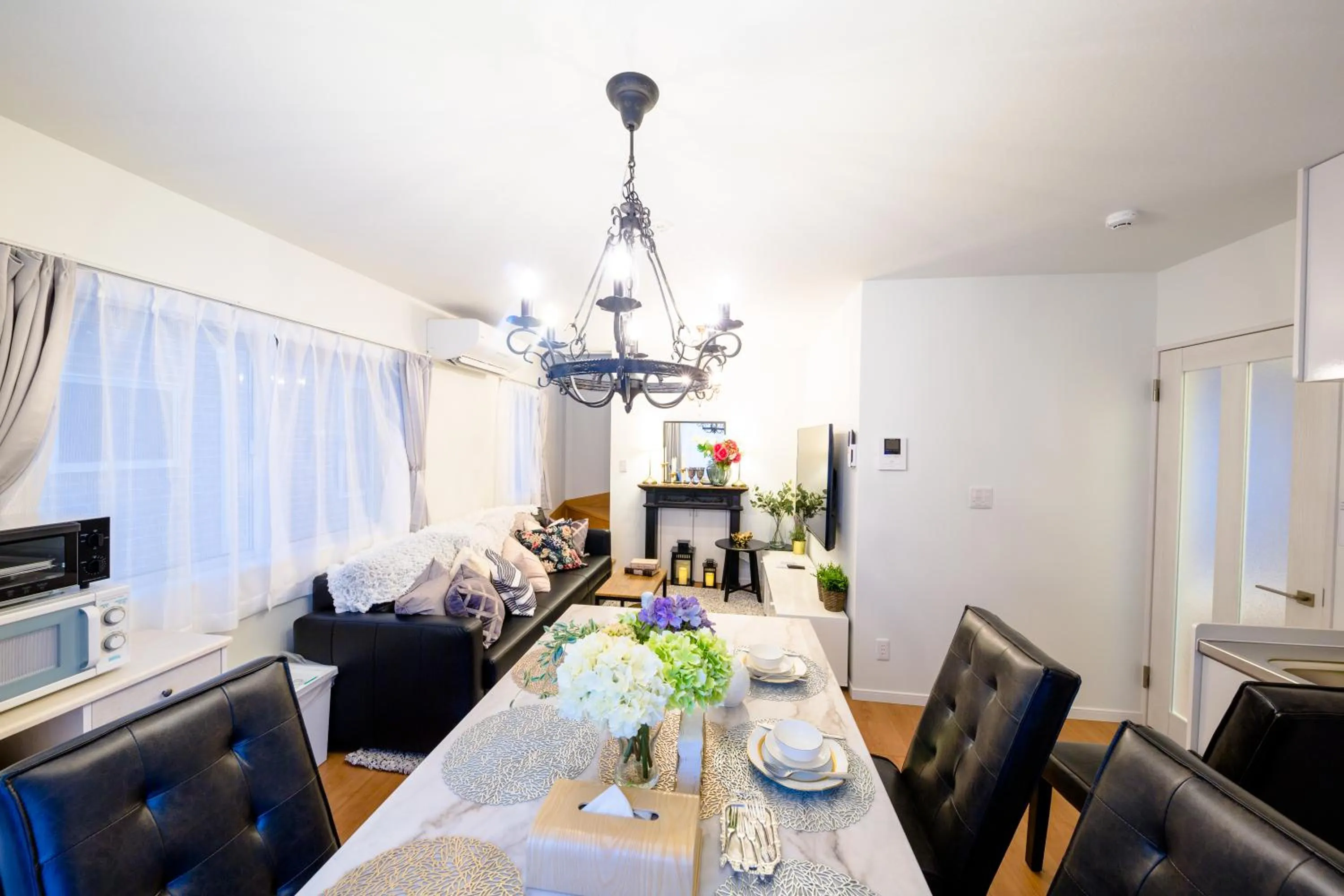 Dining area in Villa Hanasaku Fujikawaguchiko B