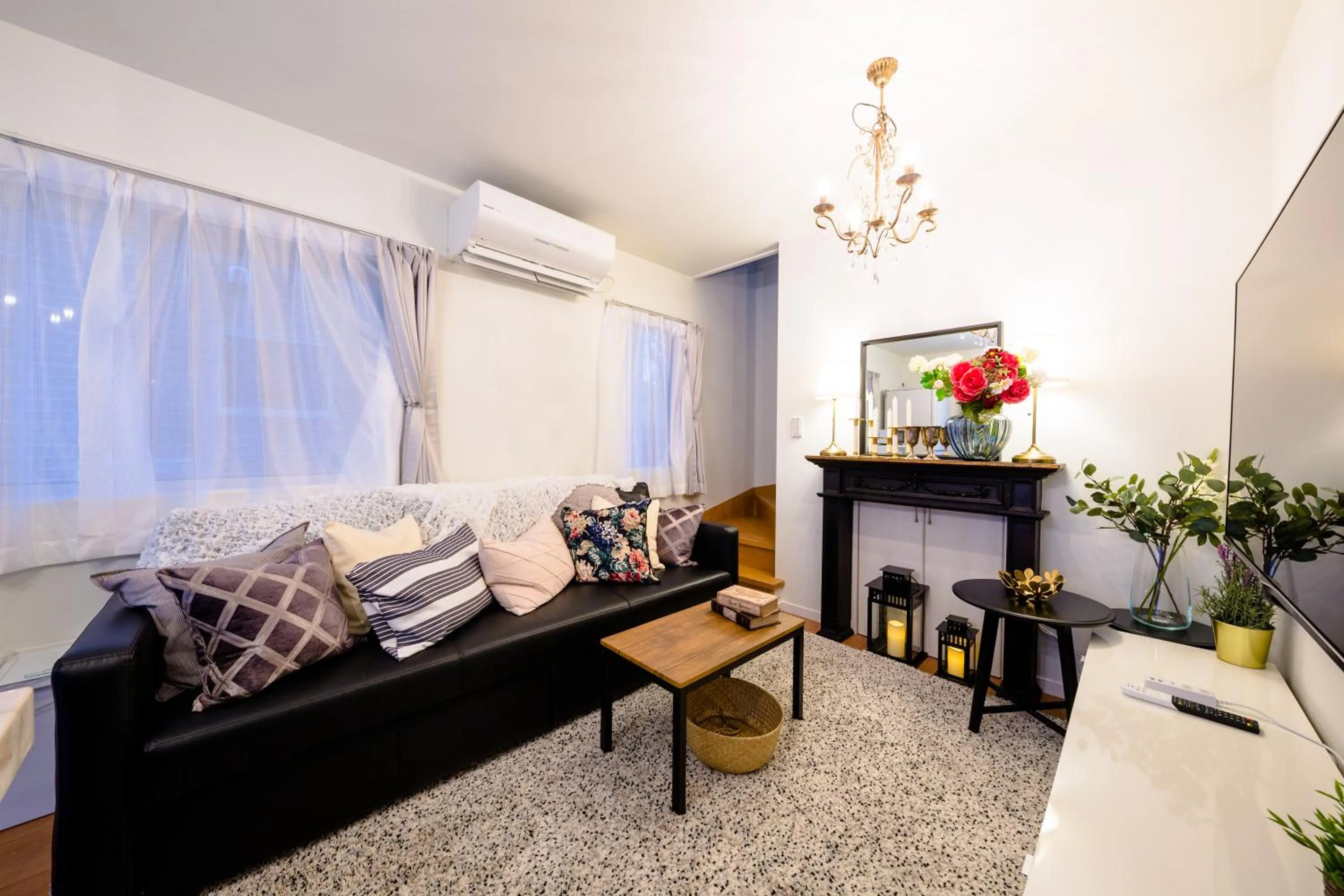 Living room in Villa Hanasaku Fujikawaguchiko B