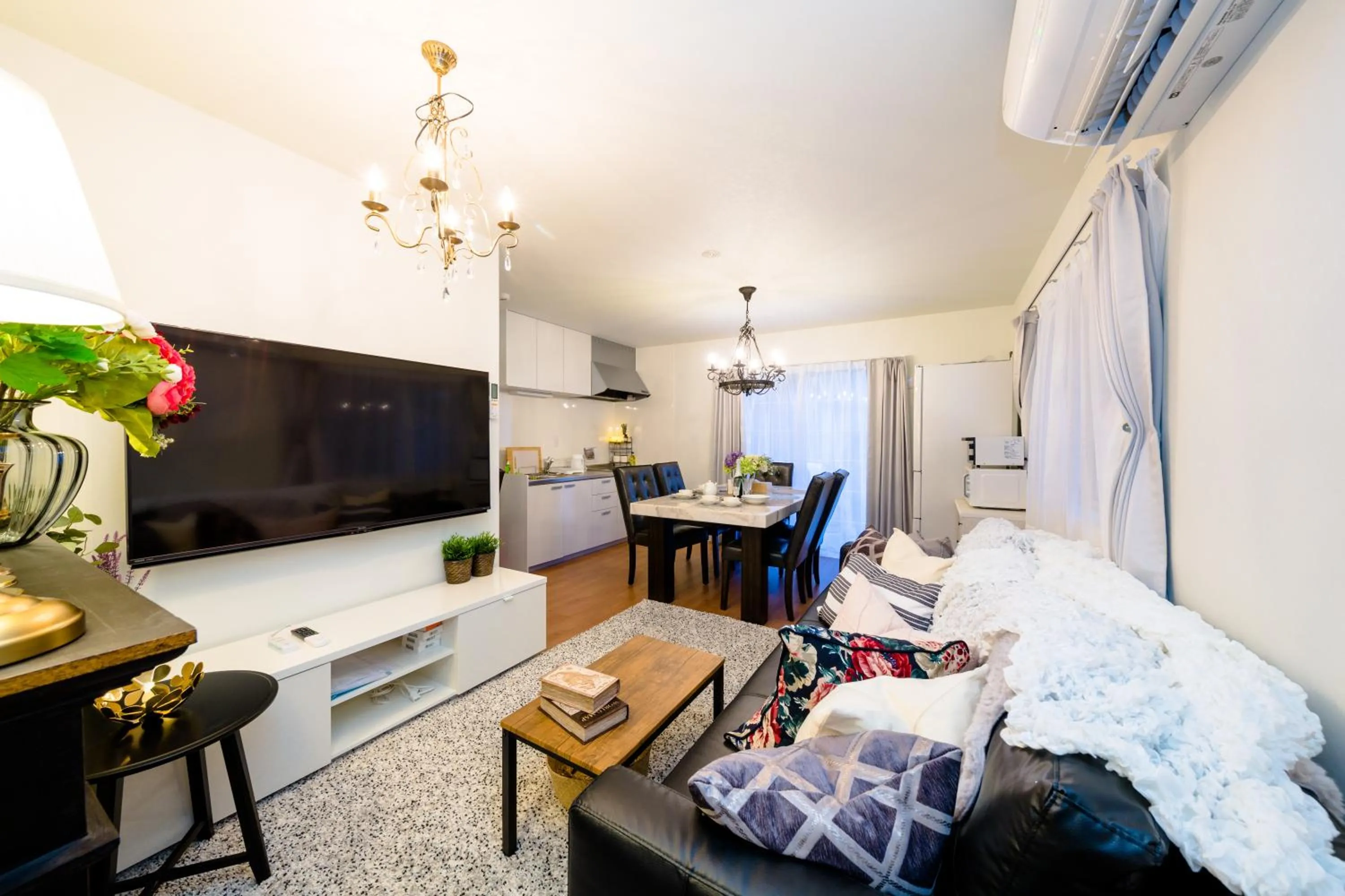 Living room in Villa Hanasaku Fujikawaguchiko B