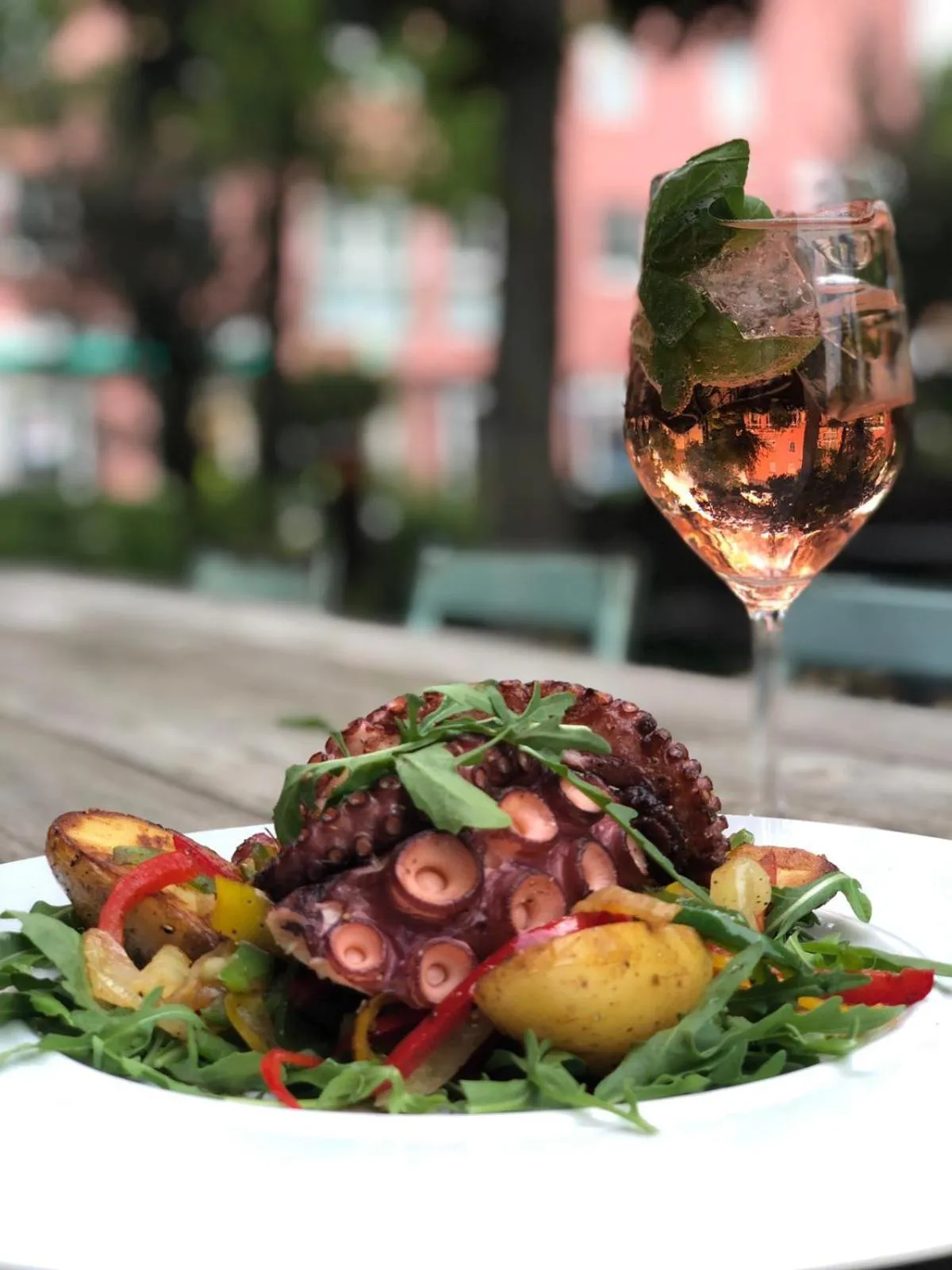 Restaurant/places to eat in Hotel Luis