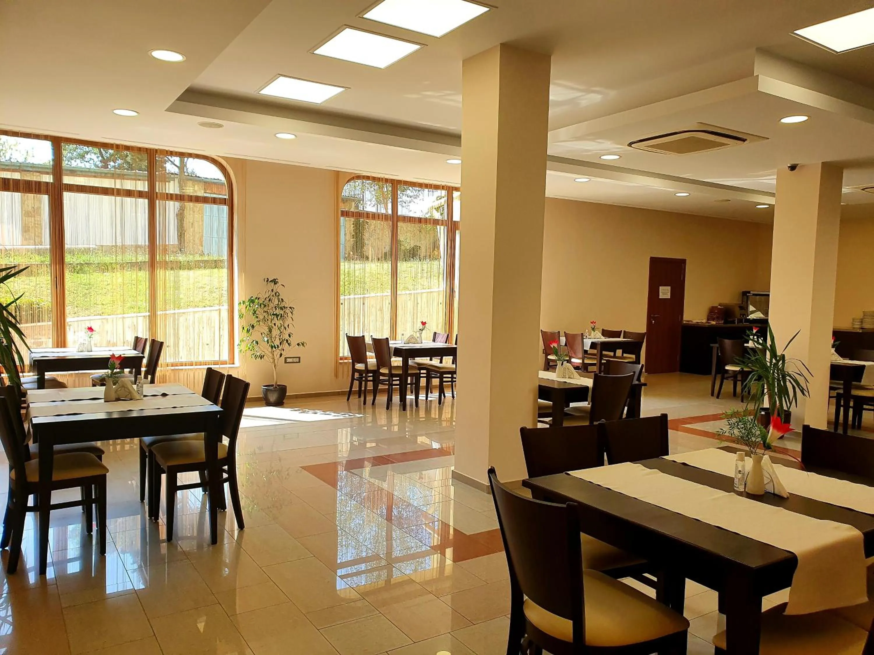 Restaurant/places to eat in C Comfort Hotel & Wellness