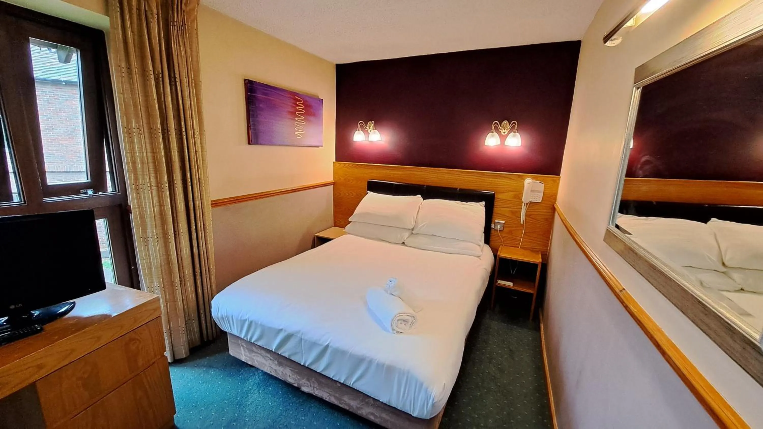 Property building, Bed in The Coach House at Missenden Abbey