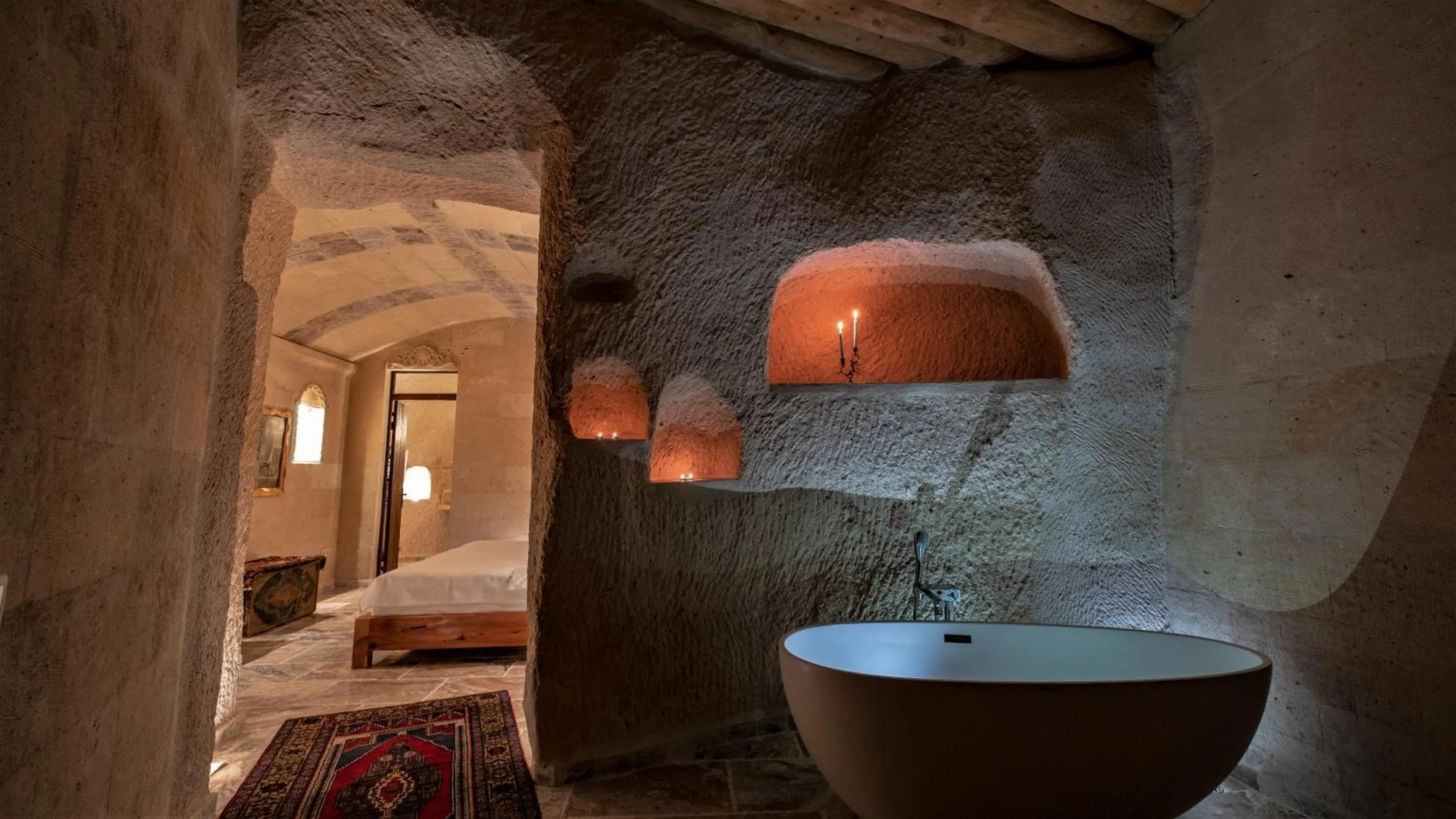 Bathroom, Bed in Petra Inn Cappadocia