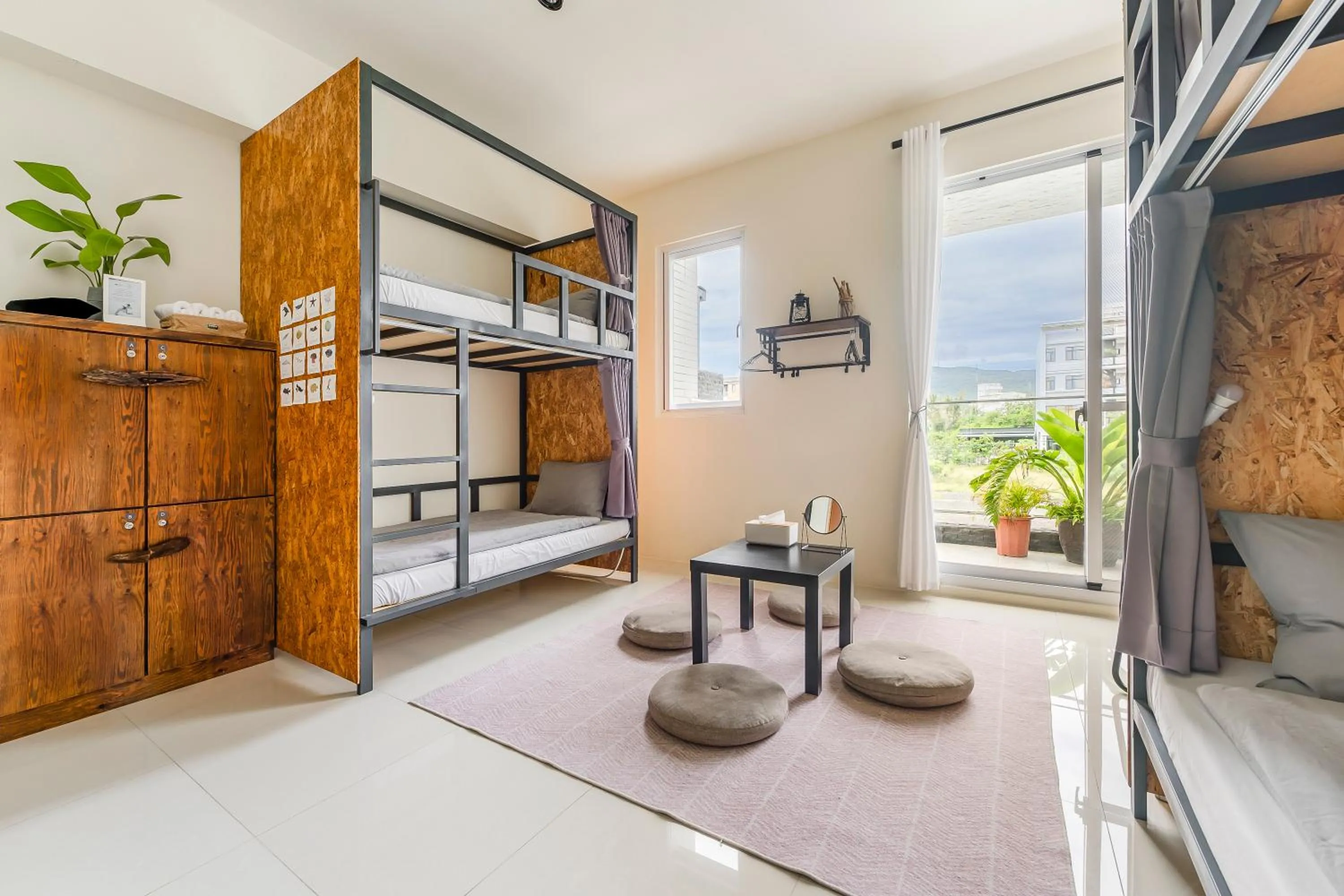 Photo of the whole room, Bed in Surf house