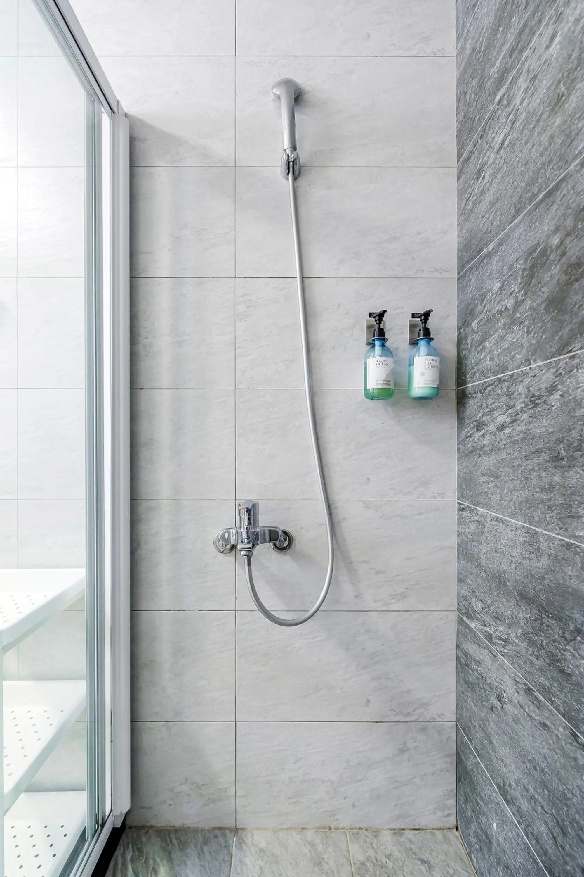 Shower in Surf house