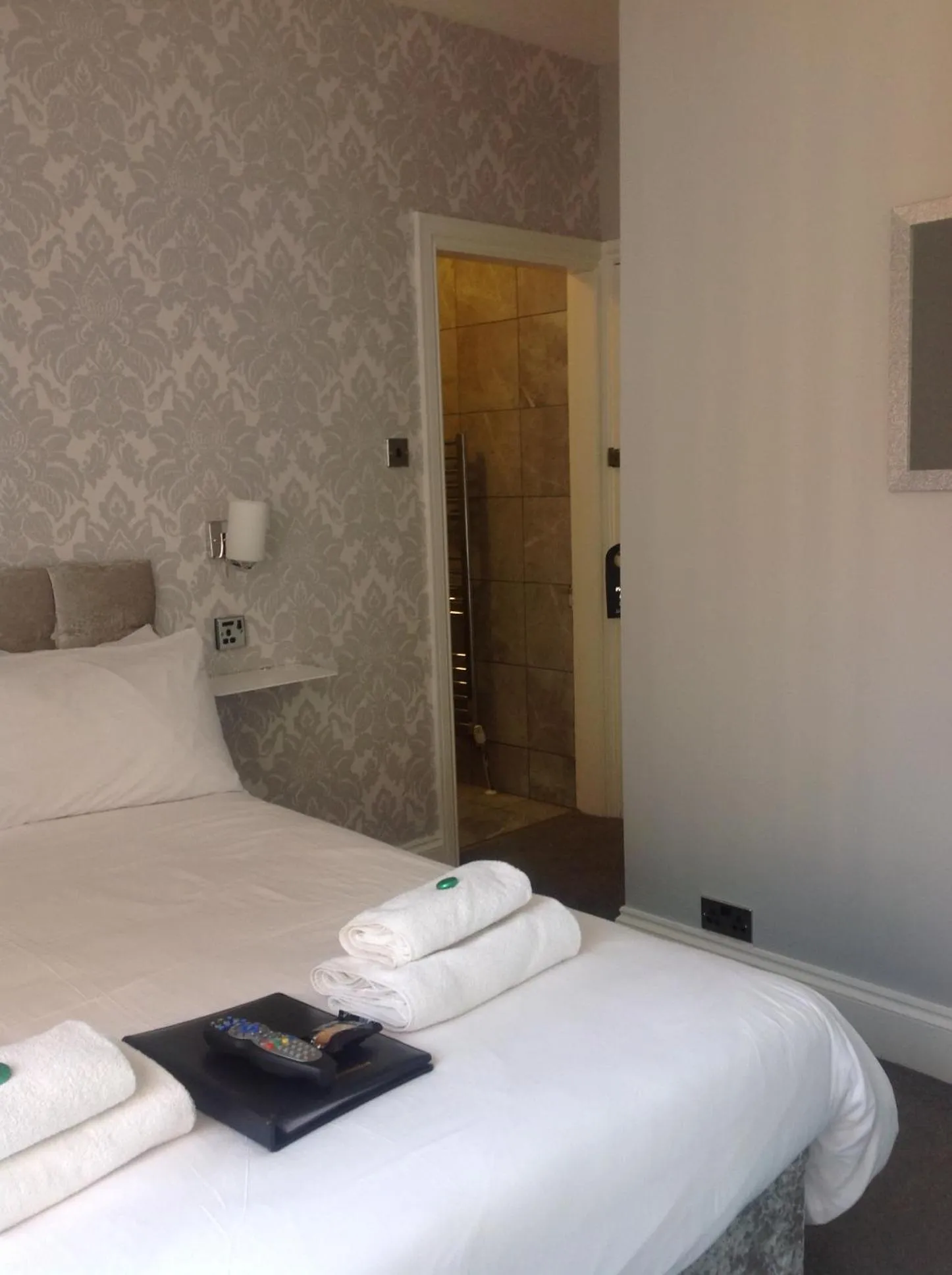 Bed in Grosvenor Hotel