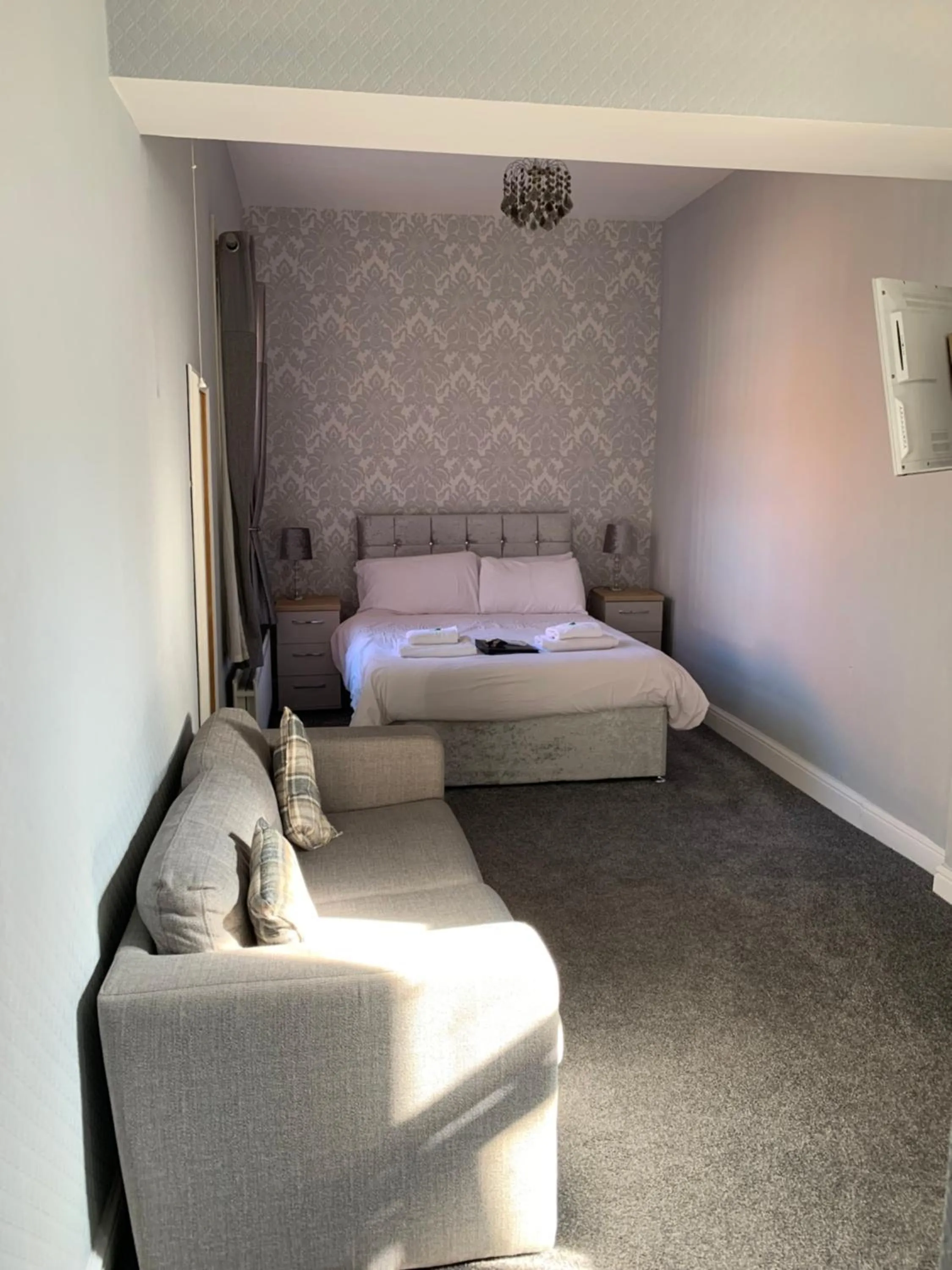 Bed in Grosvenor Hotel