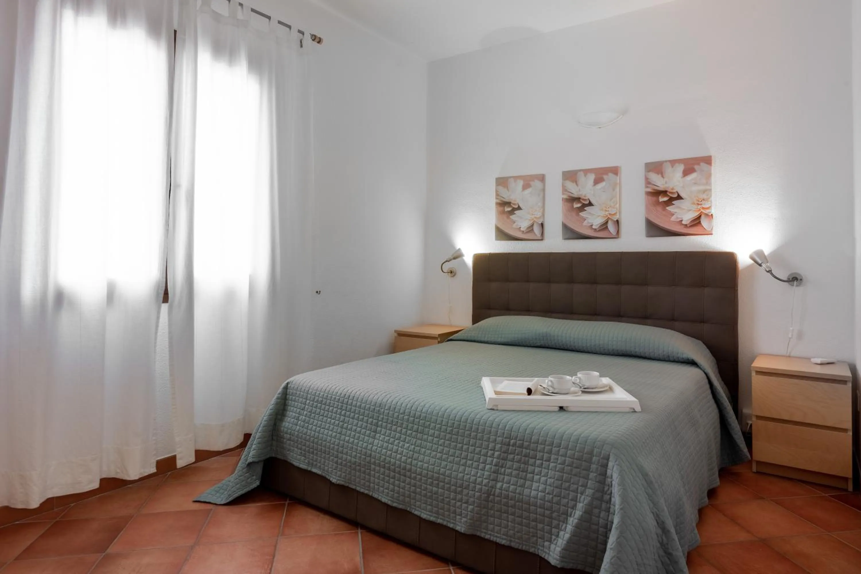 Bedroom, Bed in Cristal Blu