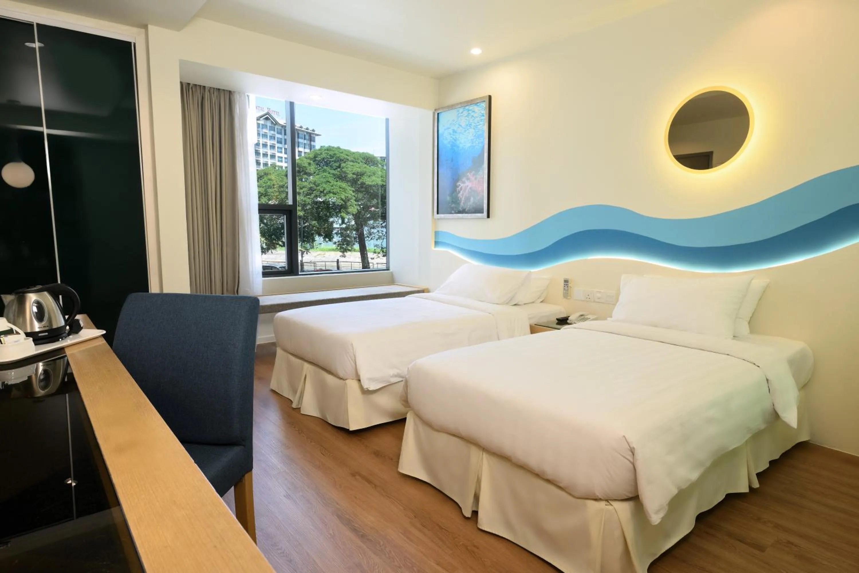 Bedroom, Bed in Oceania Hotel