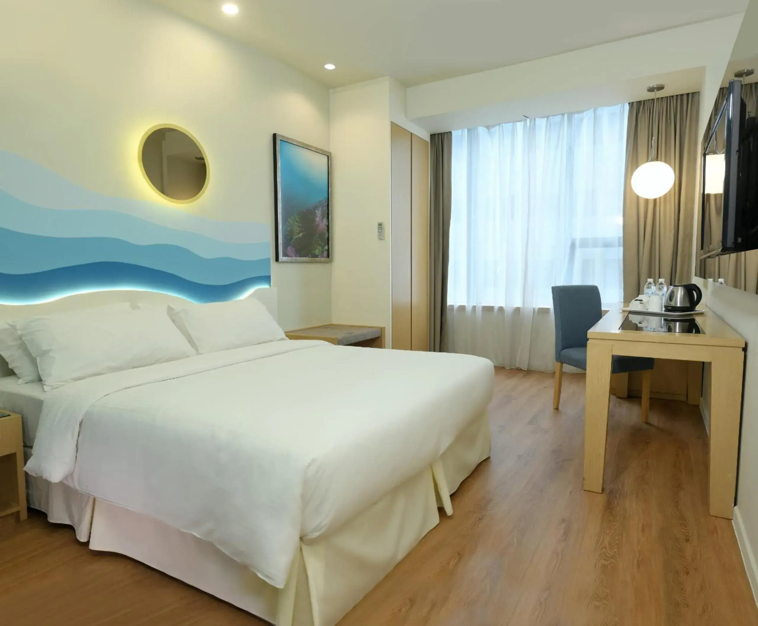 Deluxe Queen Room in Oceania Hotel Deluxe Queen Room in Oceania Hotel