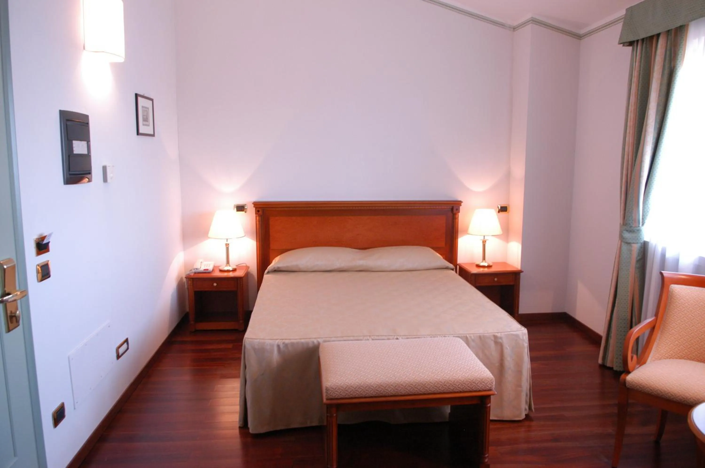 Photo of the whole room in Pilgrim's Hotel