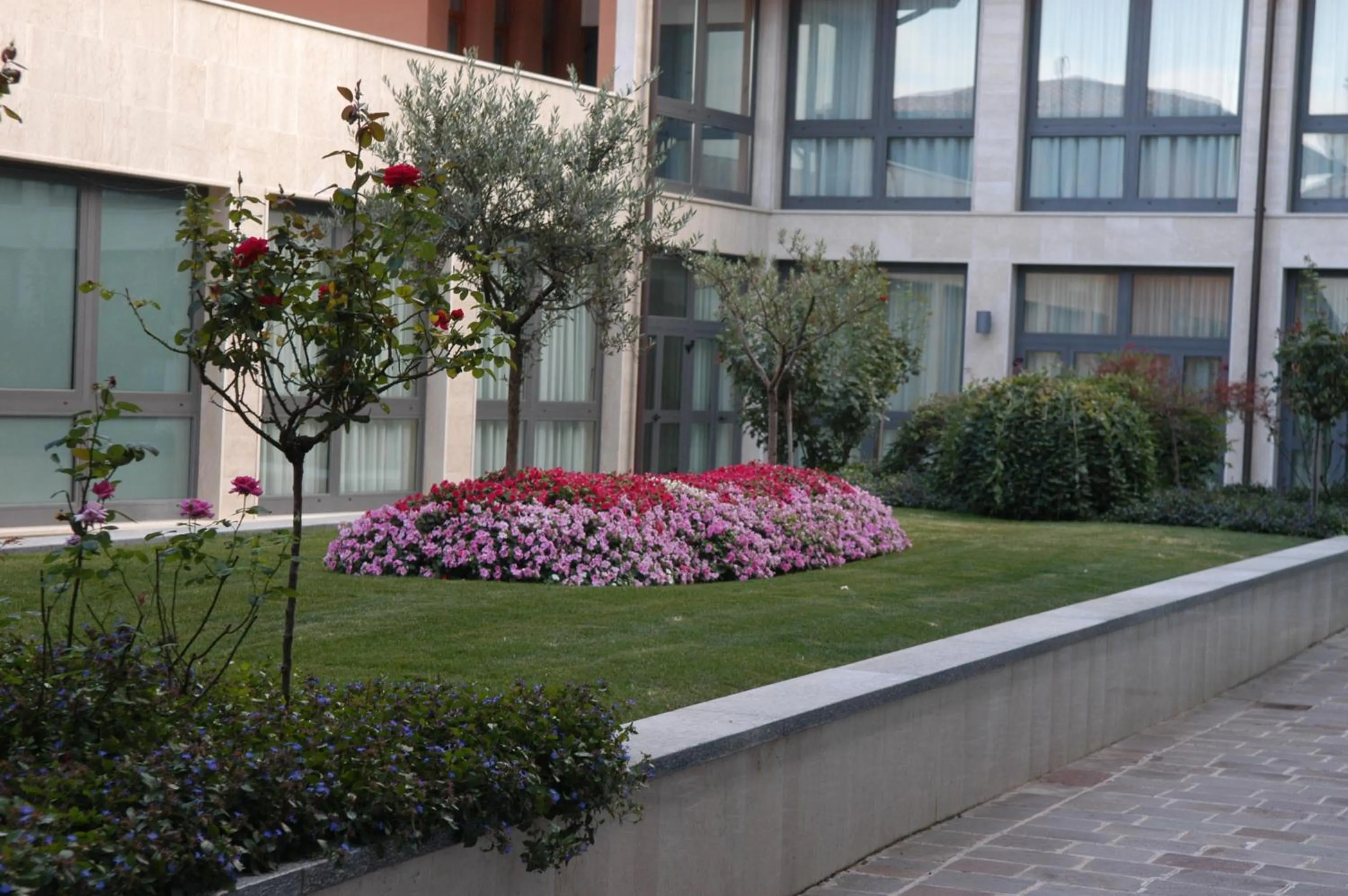 Facade/entrance in Pilgrim's Hotel