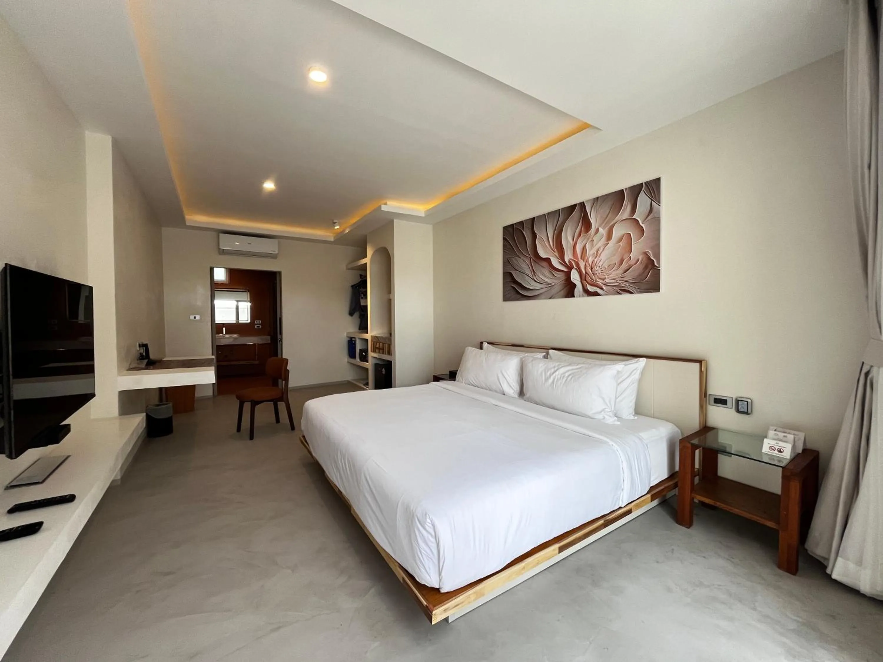 Photo of the whole room, Bed in KC Beach Club & Pool Villas