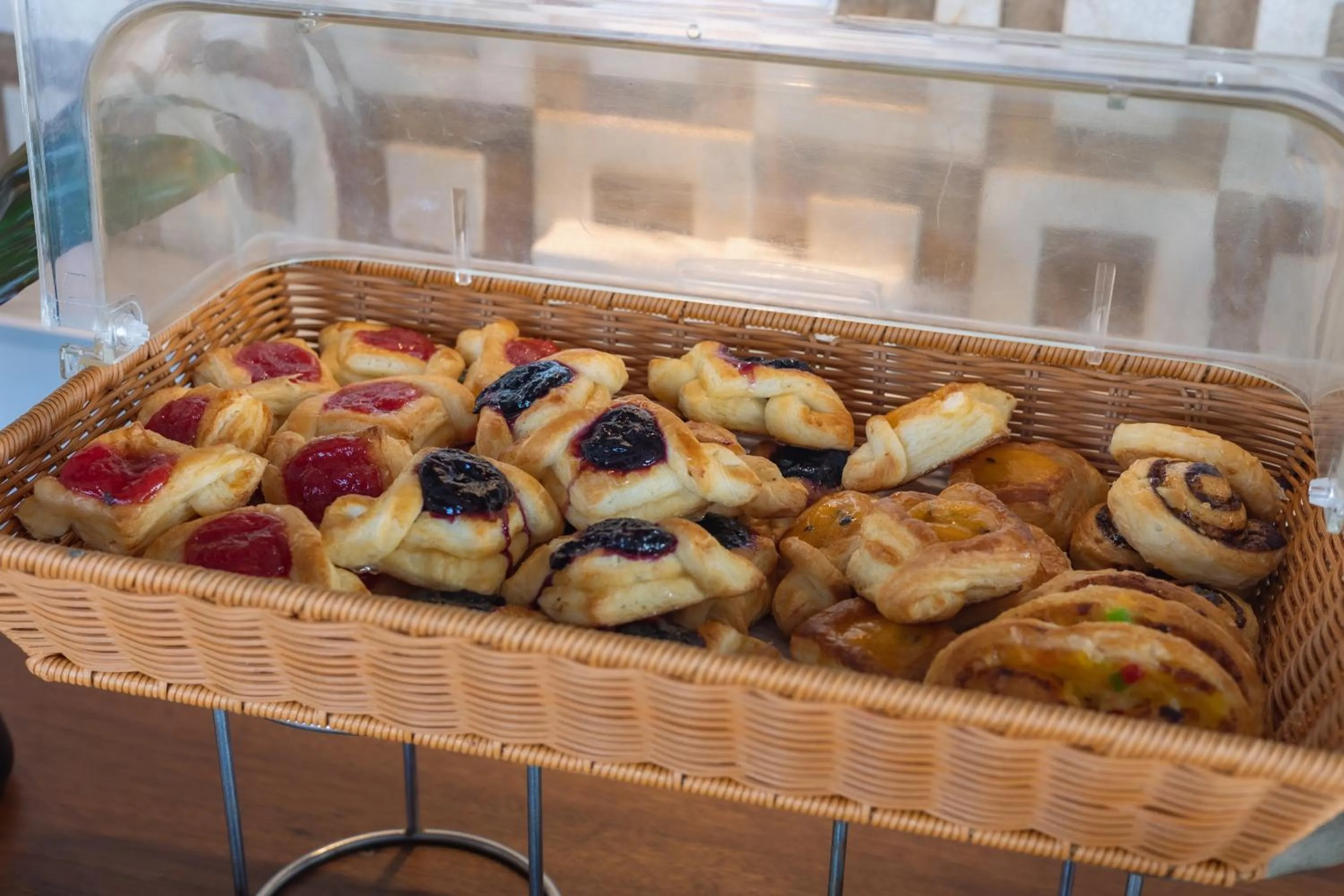 Food and drinks in KC Beach Club & Pool Villas