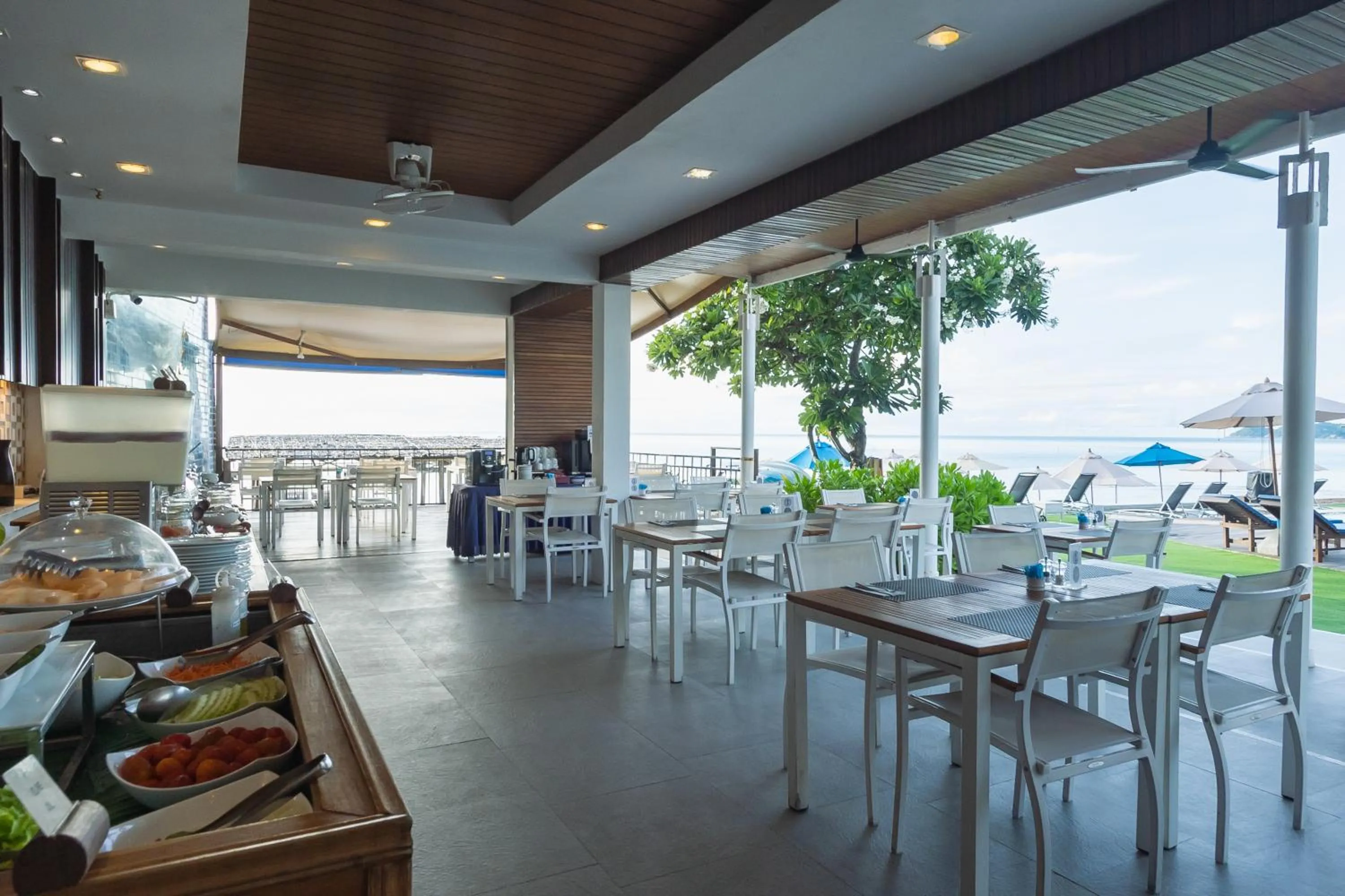 Restaurant/places to eat in KC Beach Club & Pool Villas