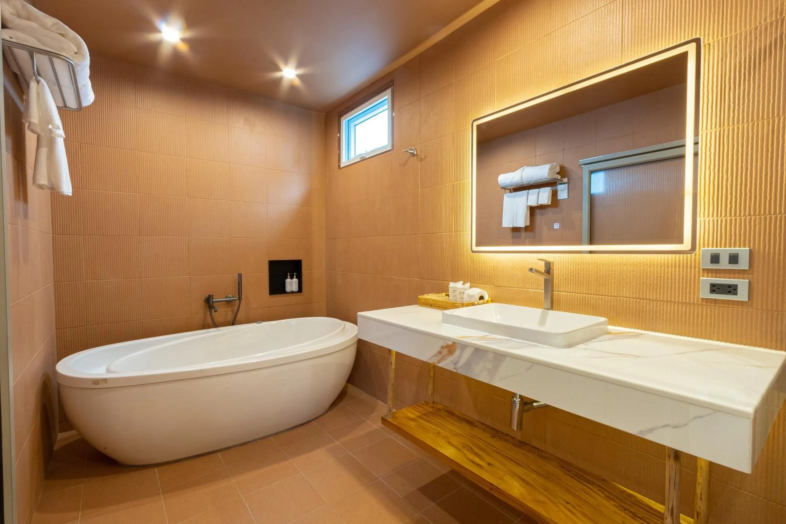 Bath in KC Beach Club & Pool Villas