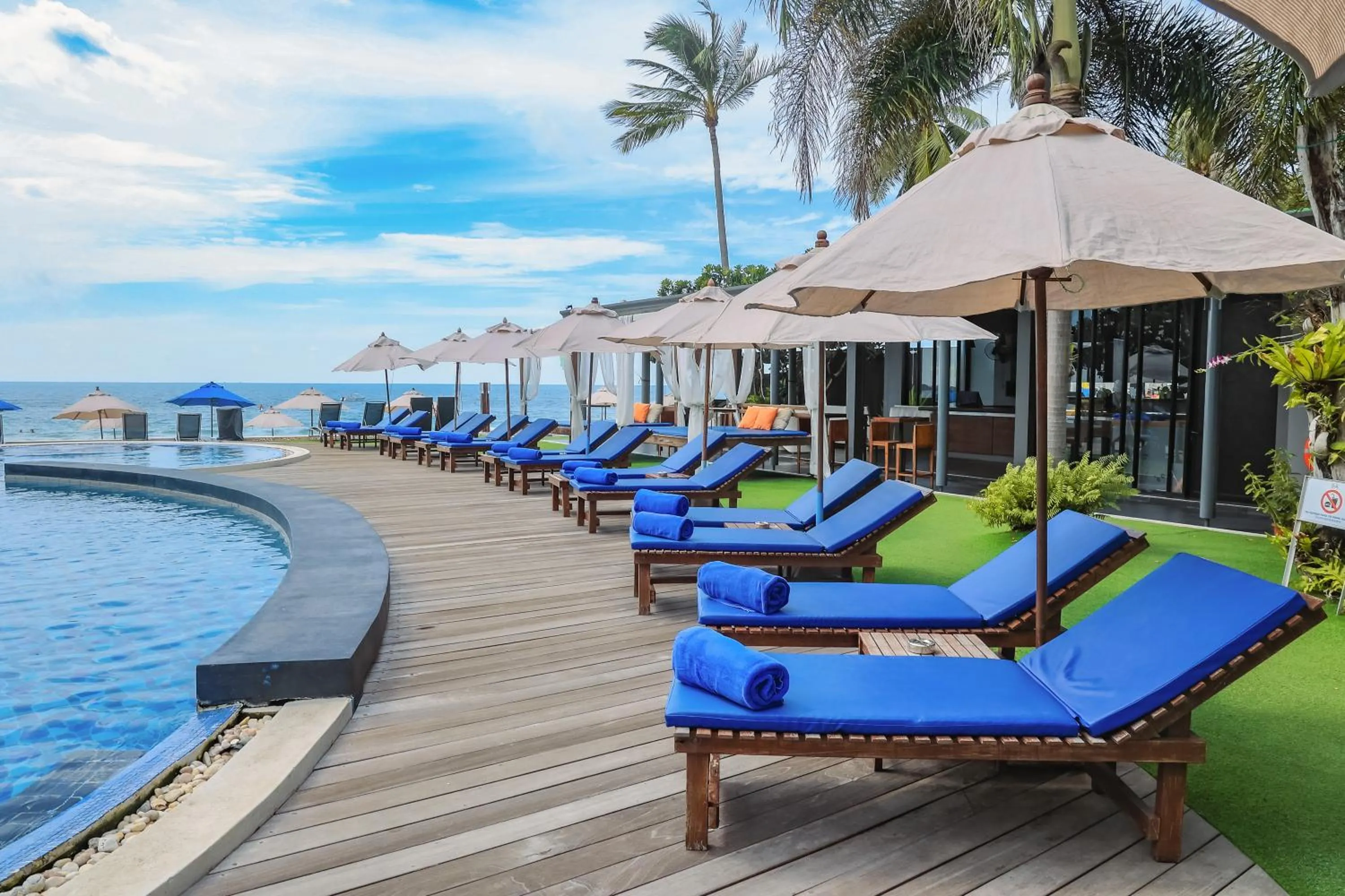 Day in KC Beach Club & Pool Villas