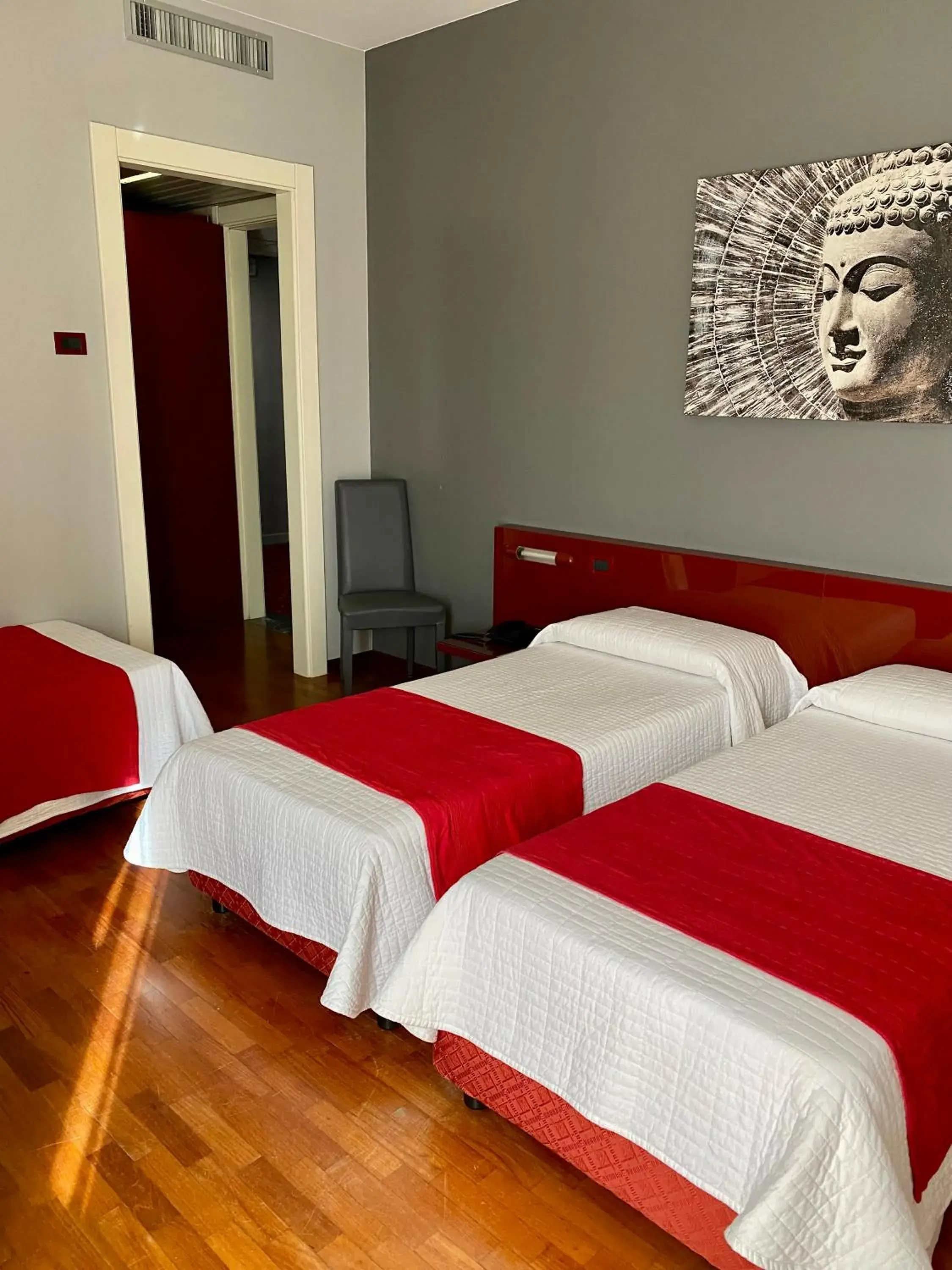 Triple Room in Hotel Master Triple Room in Hotel Master