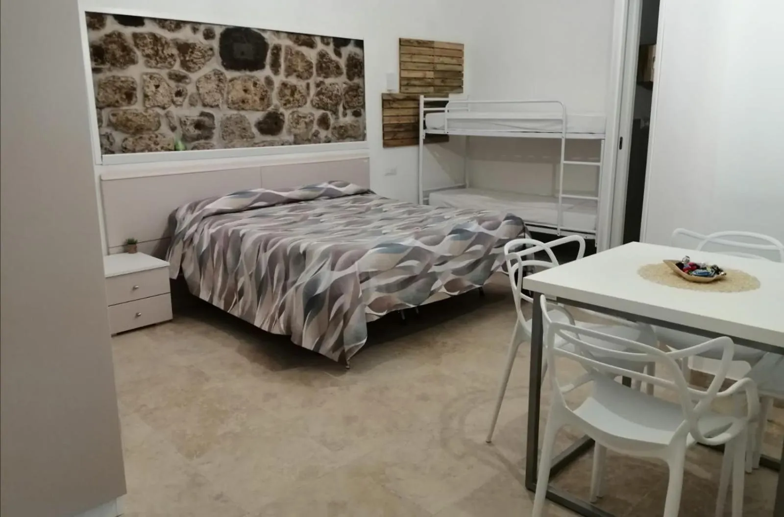 Dining area, Bed in B&B Ninfa