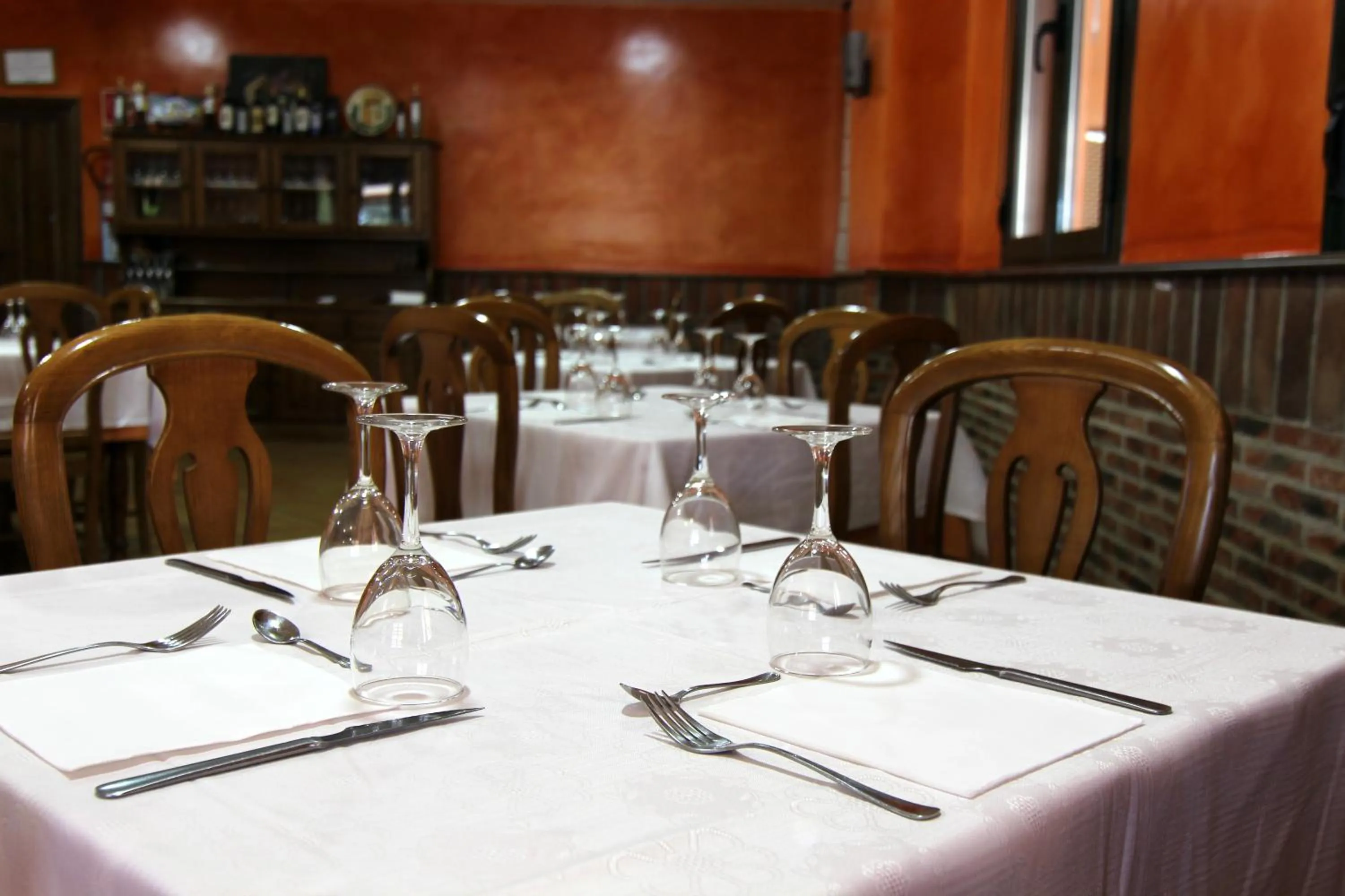 Restaurant/places to eat in Hotel Rural Hojaranzos