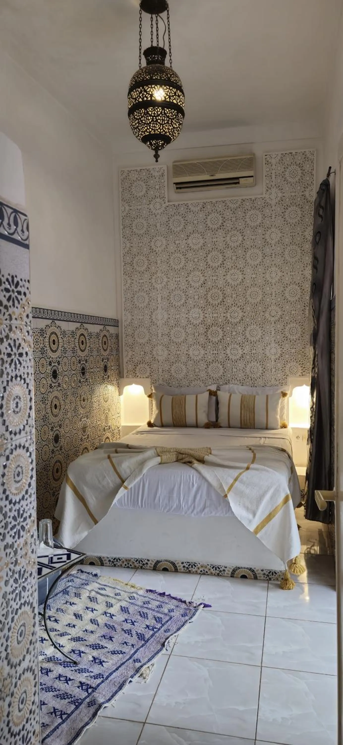 Photo of the whole room, Bed in Riad O LY