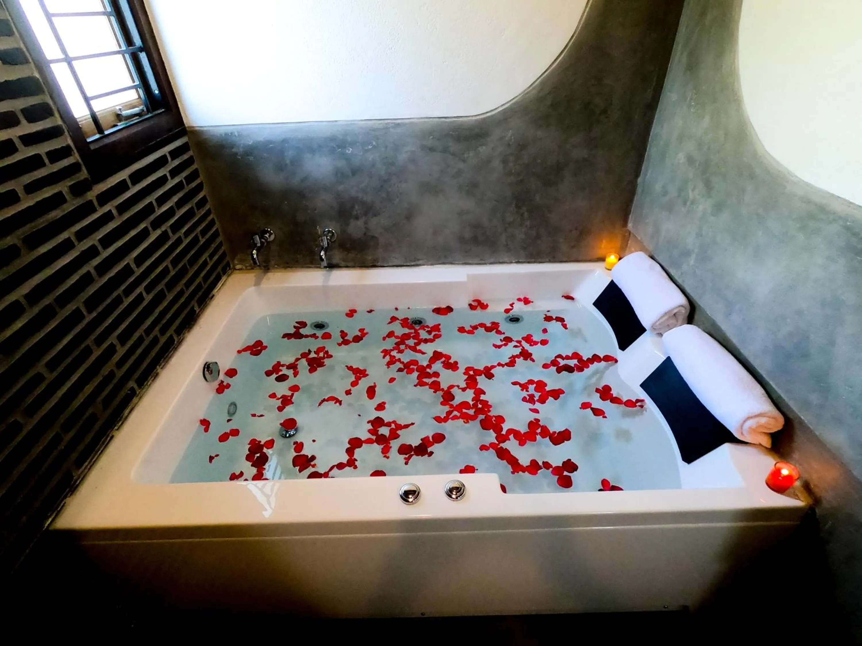 Bathroom, Bed in Villa Ecotiva