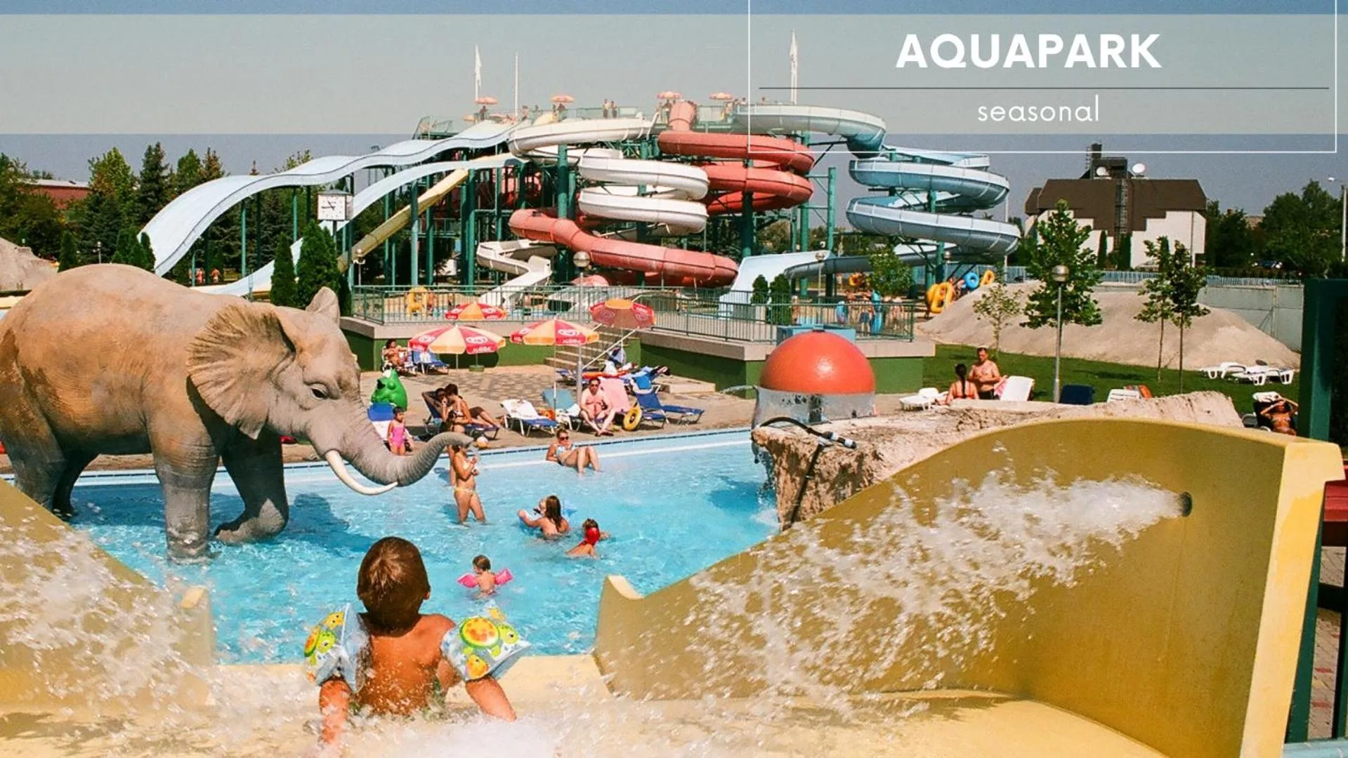 Swimming pool in Hungarospa Thermal Hotel