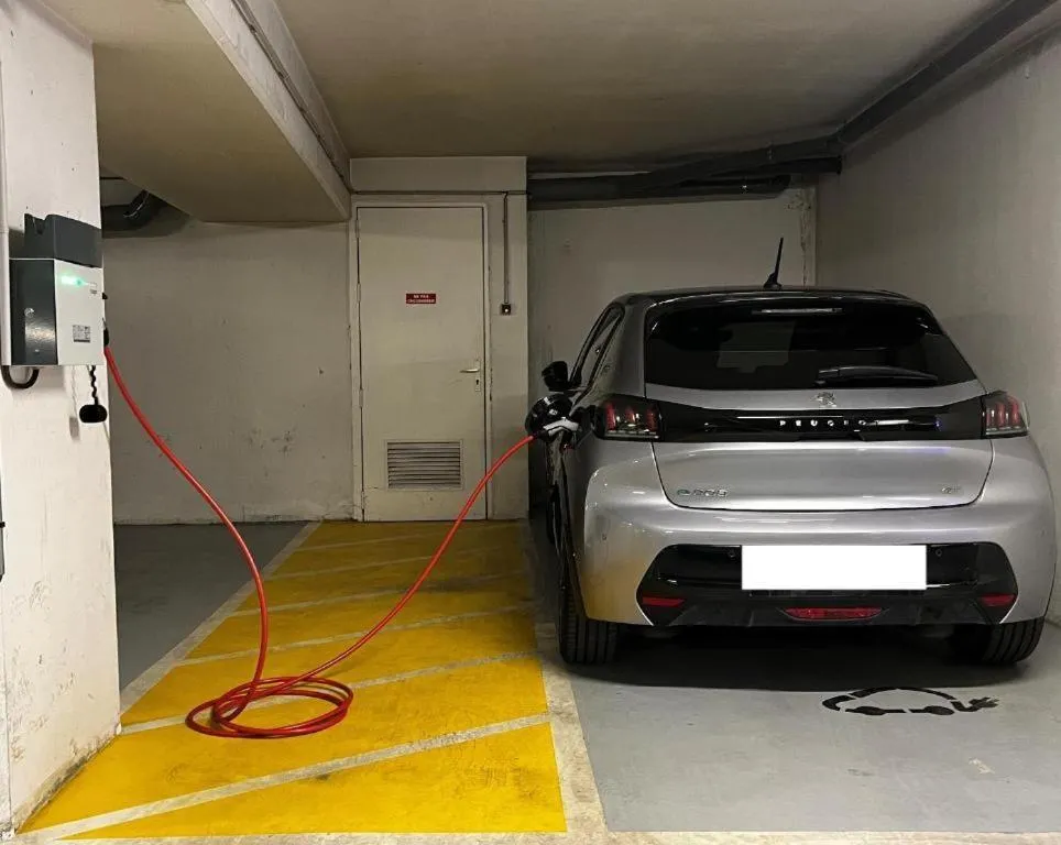 Parking in Hôtel Quality Suites Maisons-Laffitte Paris Ouest