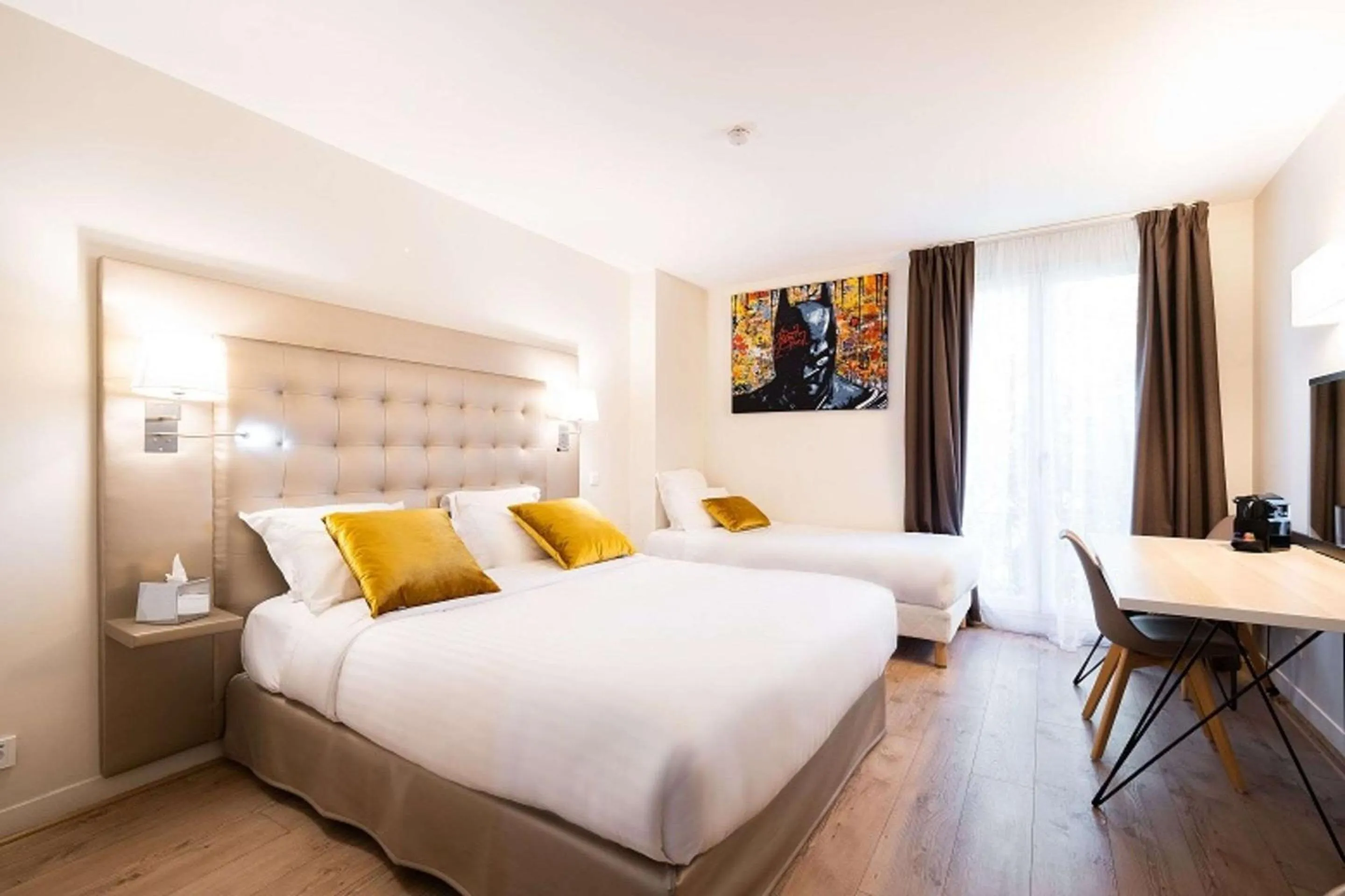 Bedroom, Bed in Hôtel Quality Suites Maisons-Laffitte Paris Ouest