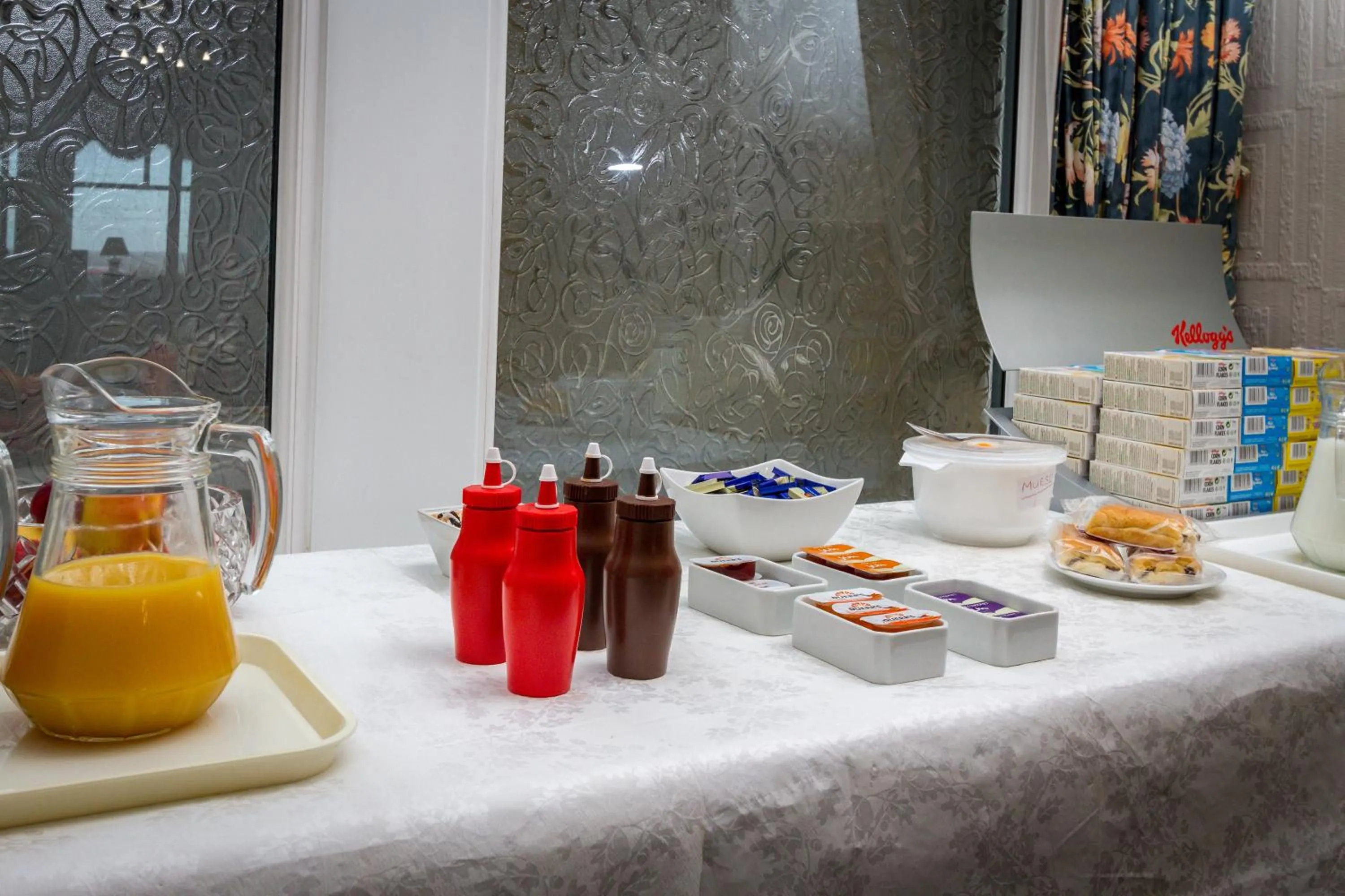 English/Irish breakfast in Maples Hotel