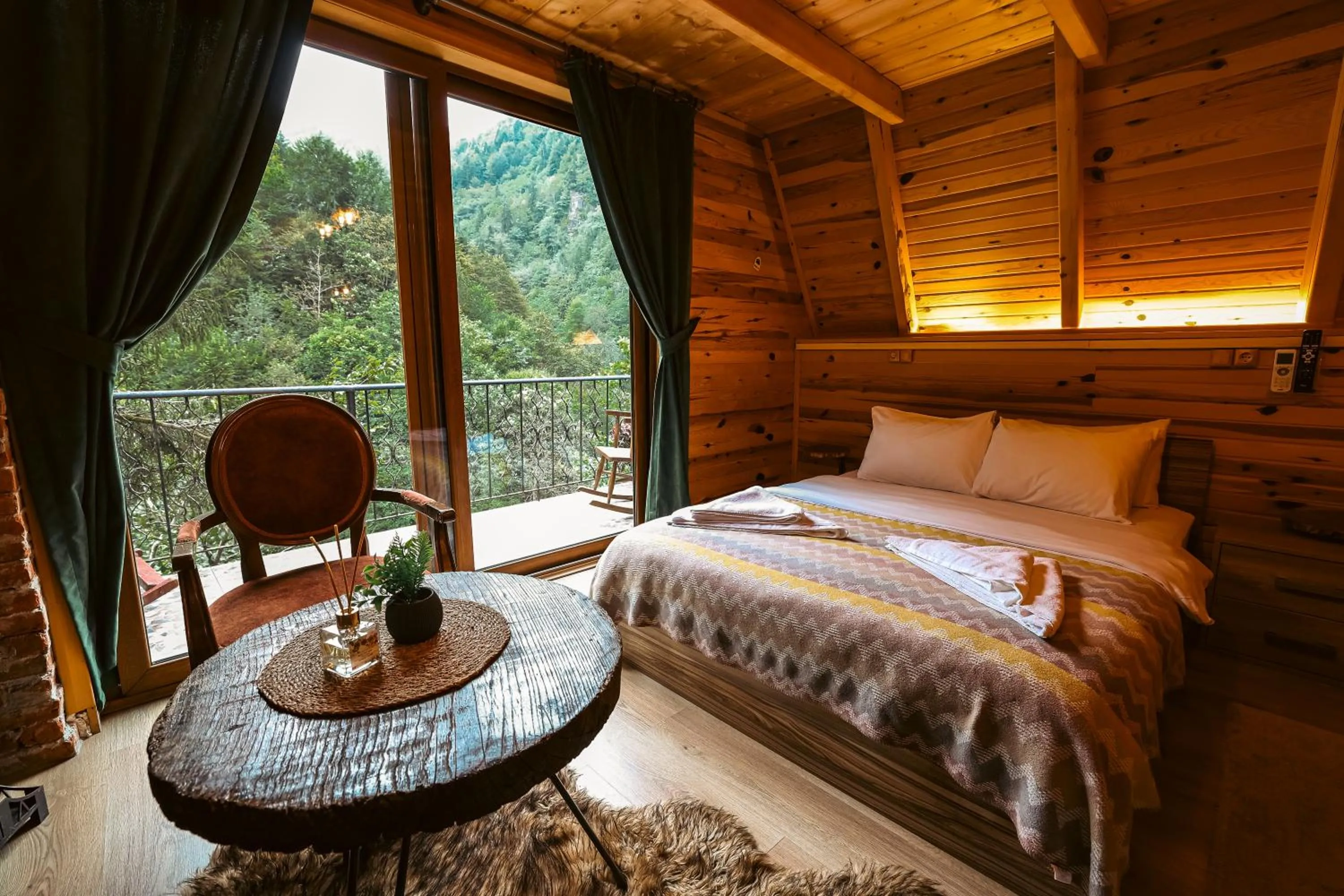 Bed in bungalove tatil köyü