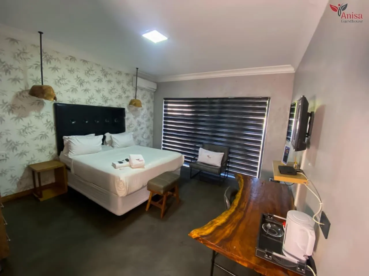 View (from property/room), Bed in ANISA GUESTHOUSE