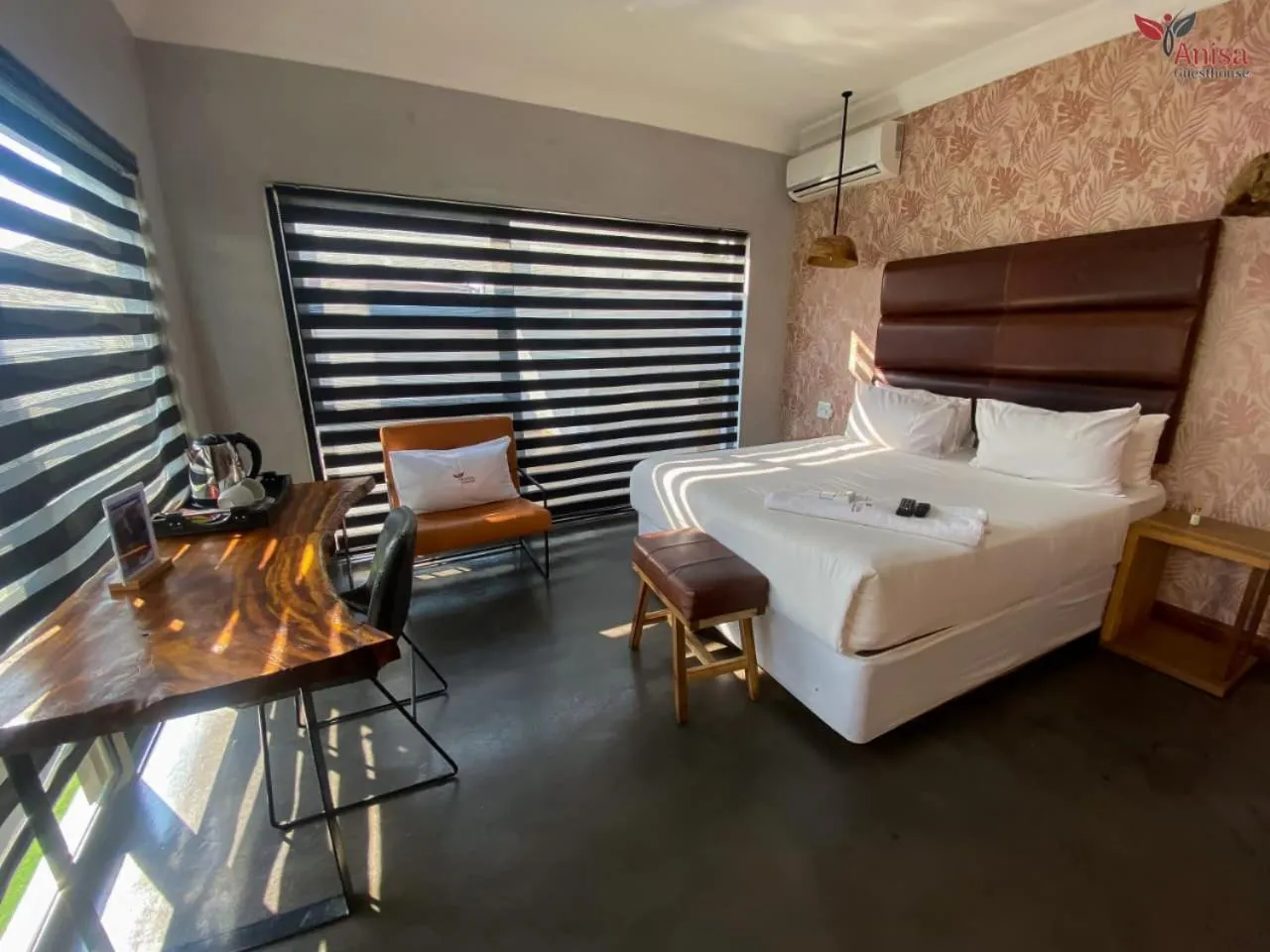 View (from property/room), Bed in ANISA GUESTHOUSE