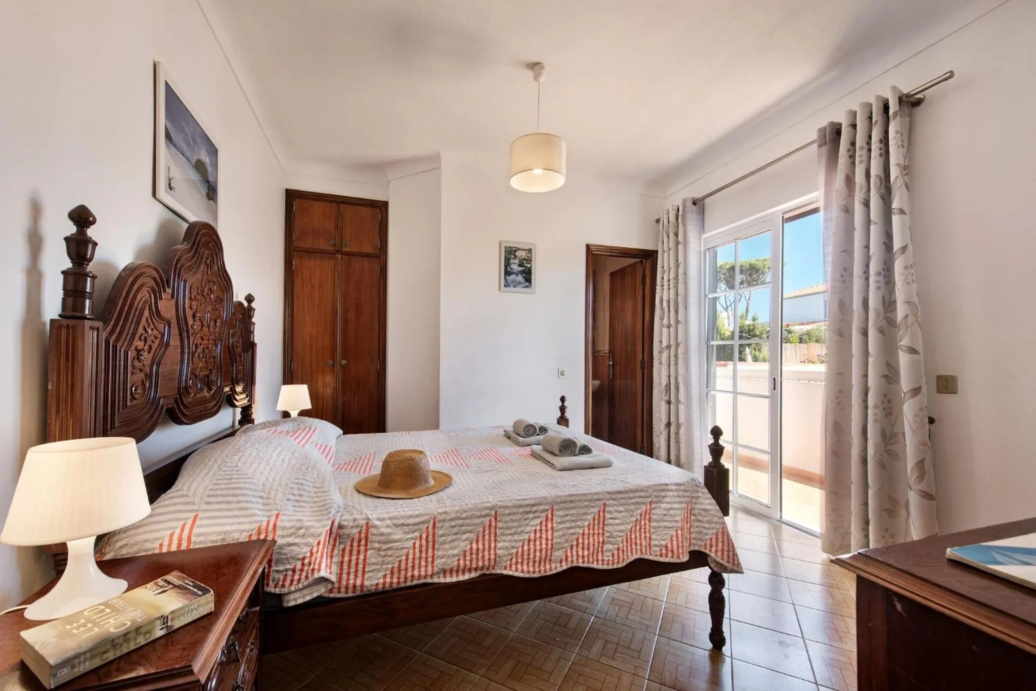 Bed in A Fantastic Place for Families, Hilton Hotel are and close to amenities