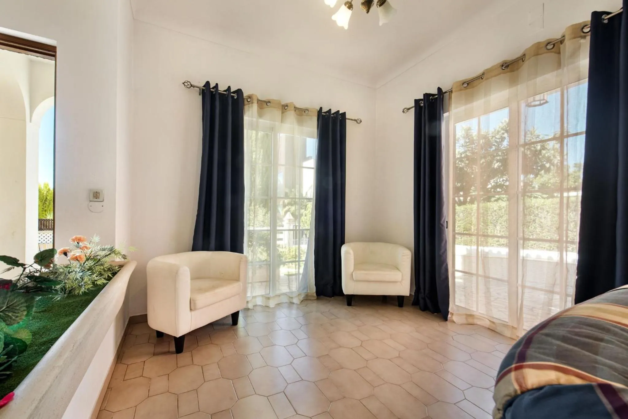 Living room in A Fantastic Place for Families, Hilton Hotel are and close to amenities